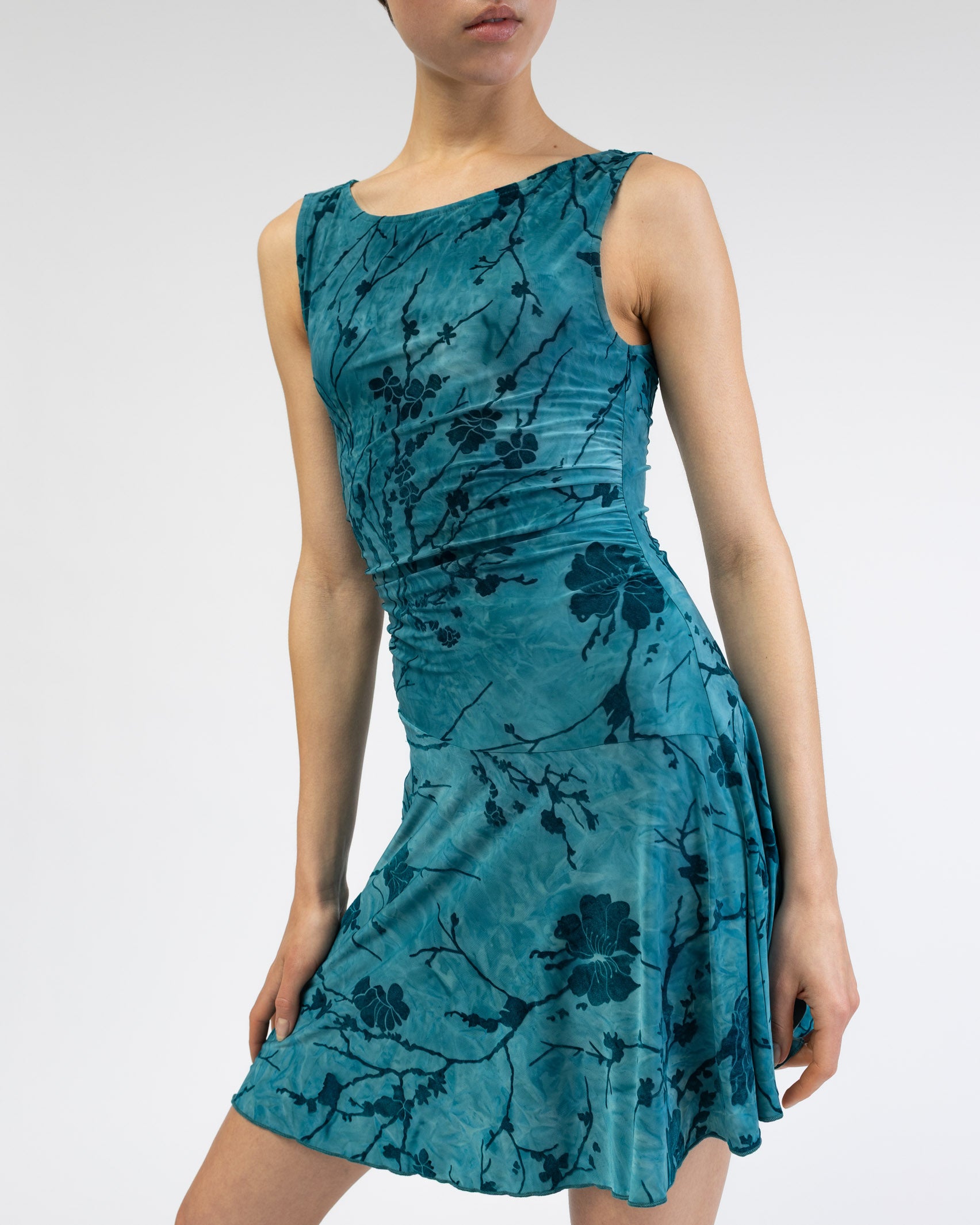 Minikleid mit Blumenprint aus Samt