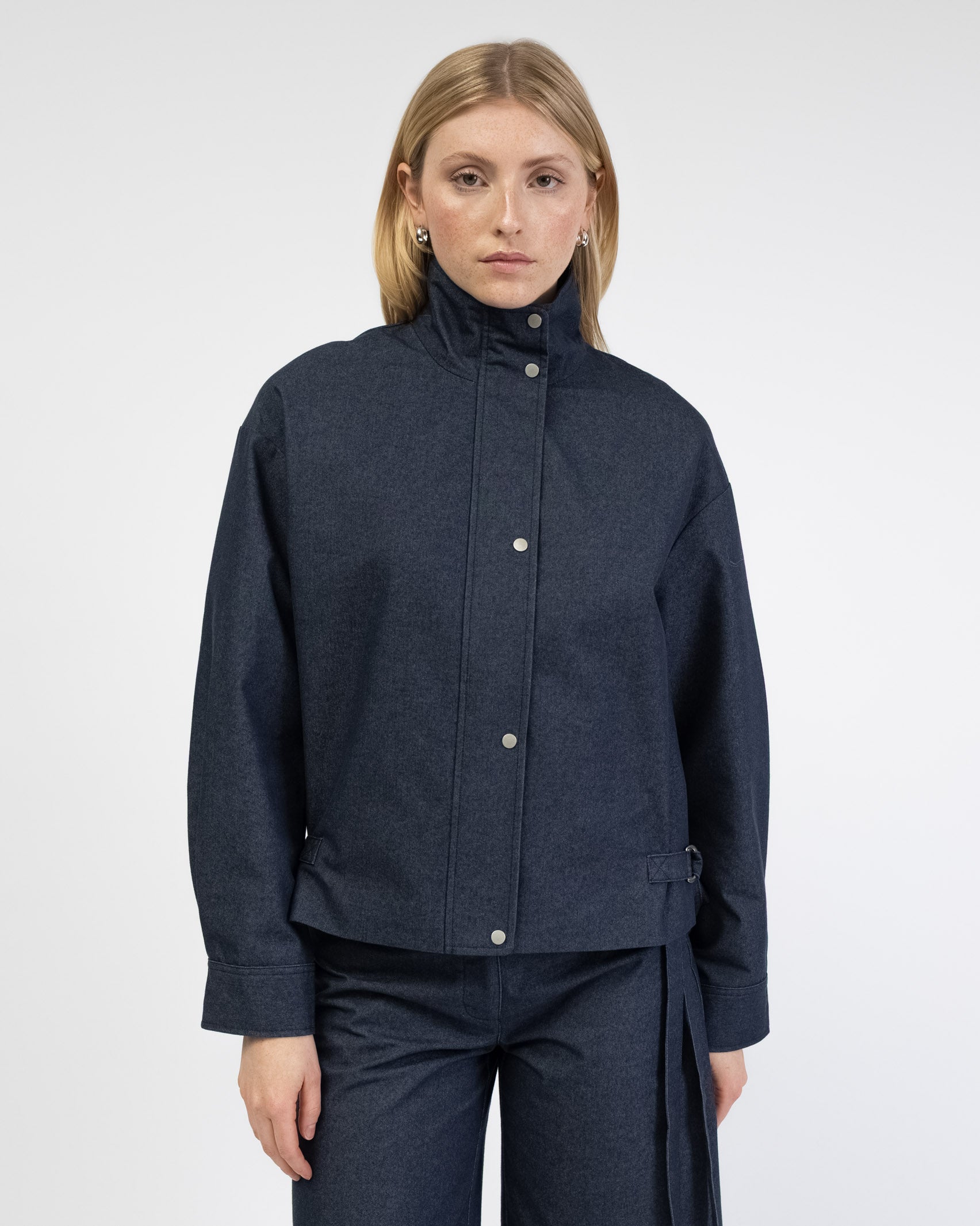 Jeans Jacke mit Schnallendetails