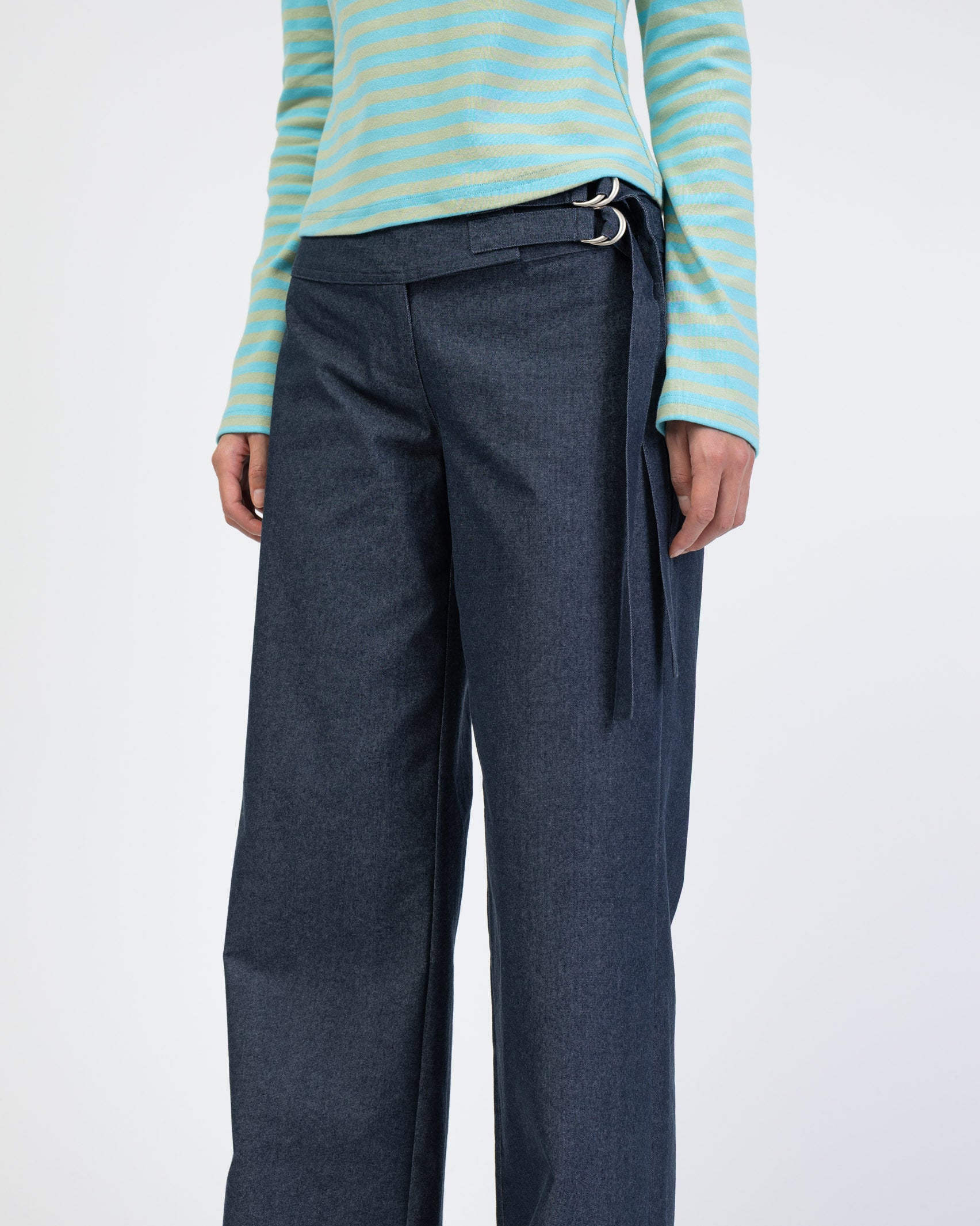 Raw Denim Jeans in Wickeloptik