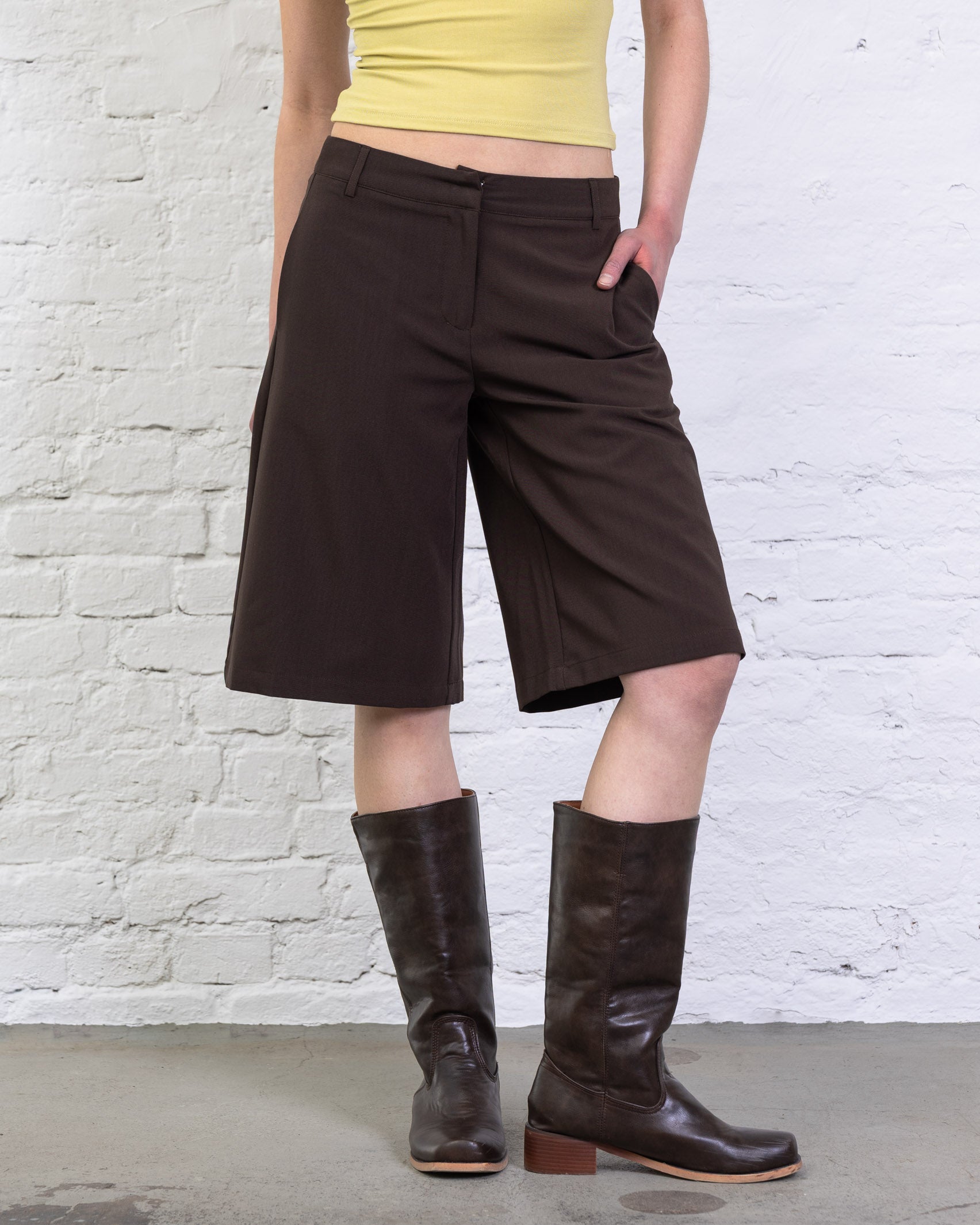 Bermudas im Anzug Stil