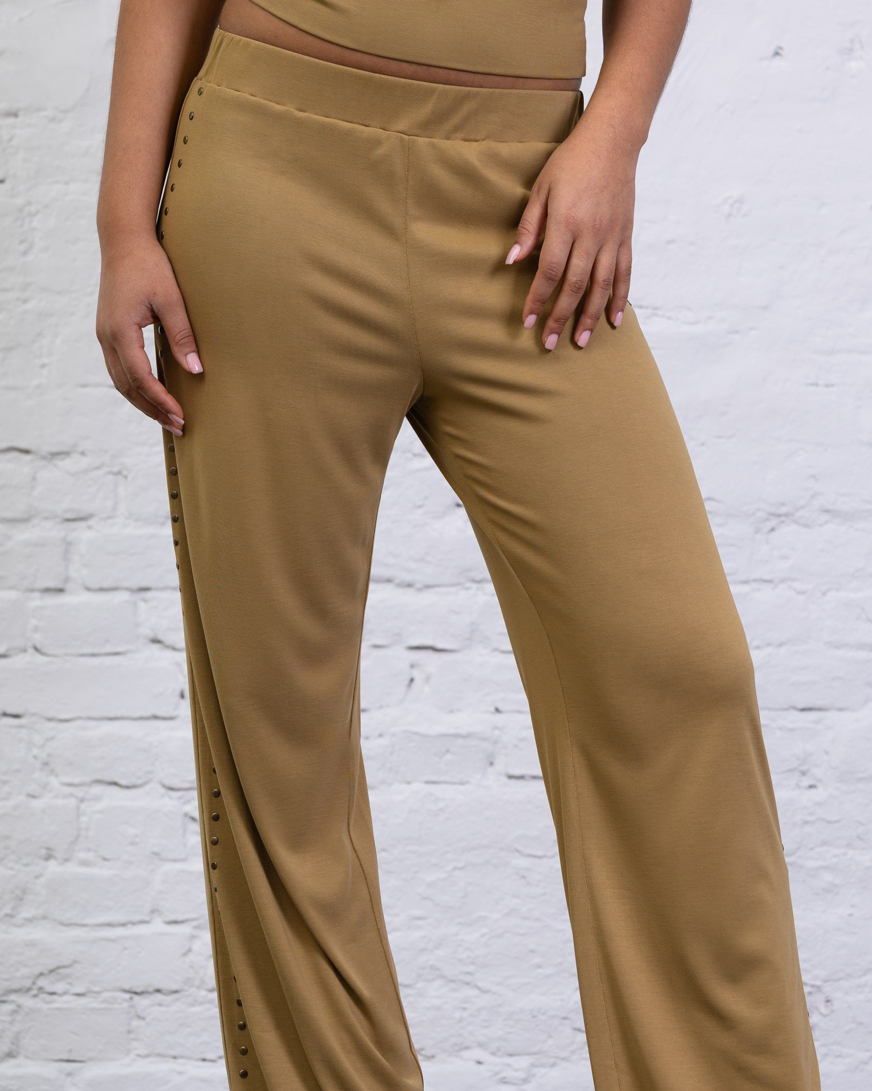Lockere Hose mit elastischem Bund