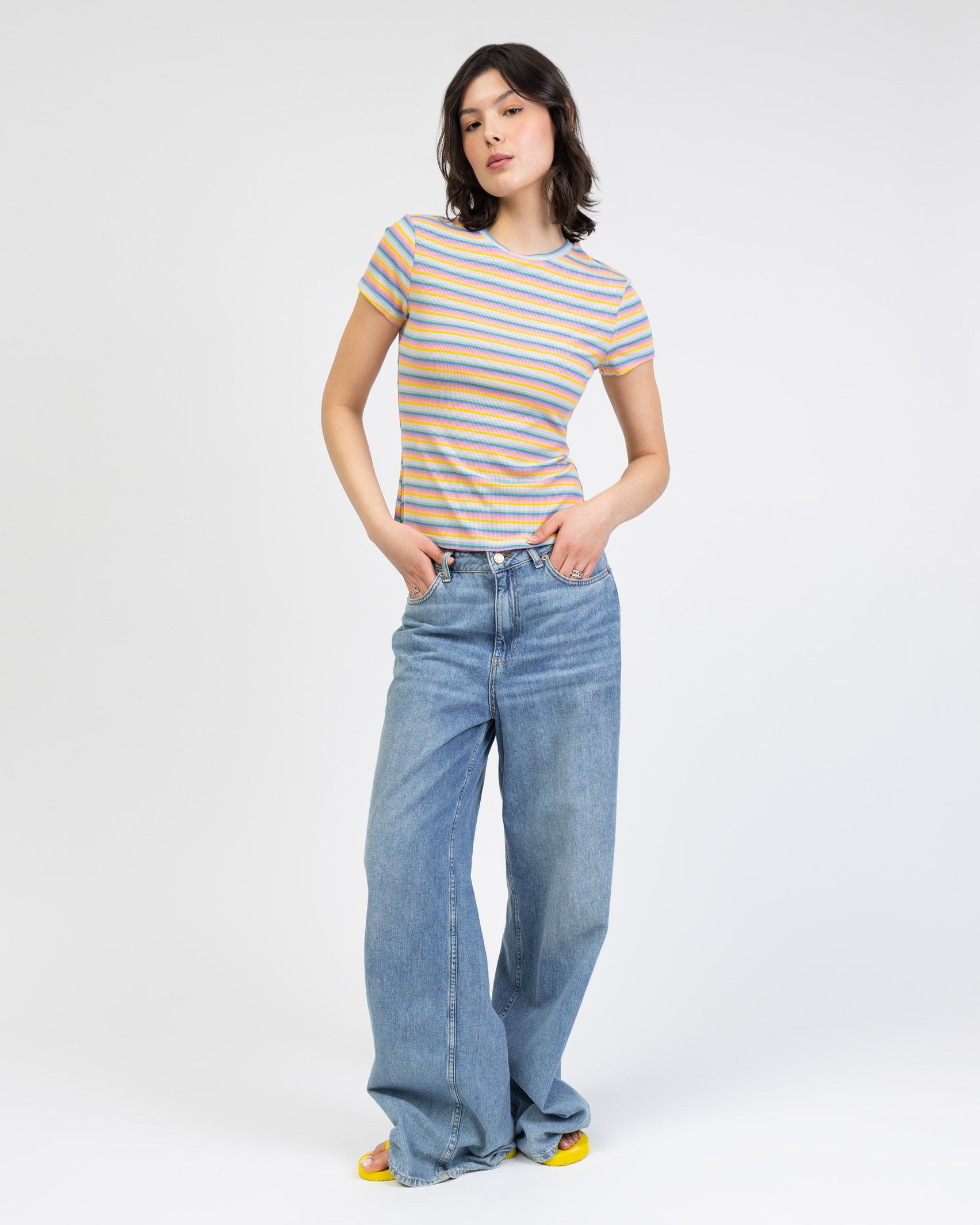 T-Shirt in Regenbogenfarben