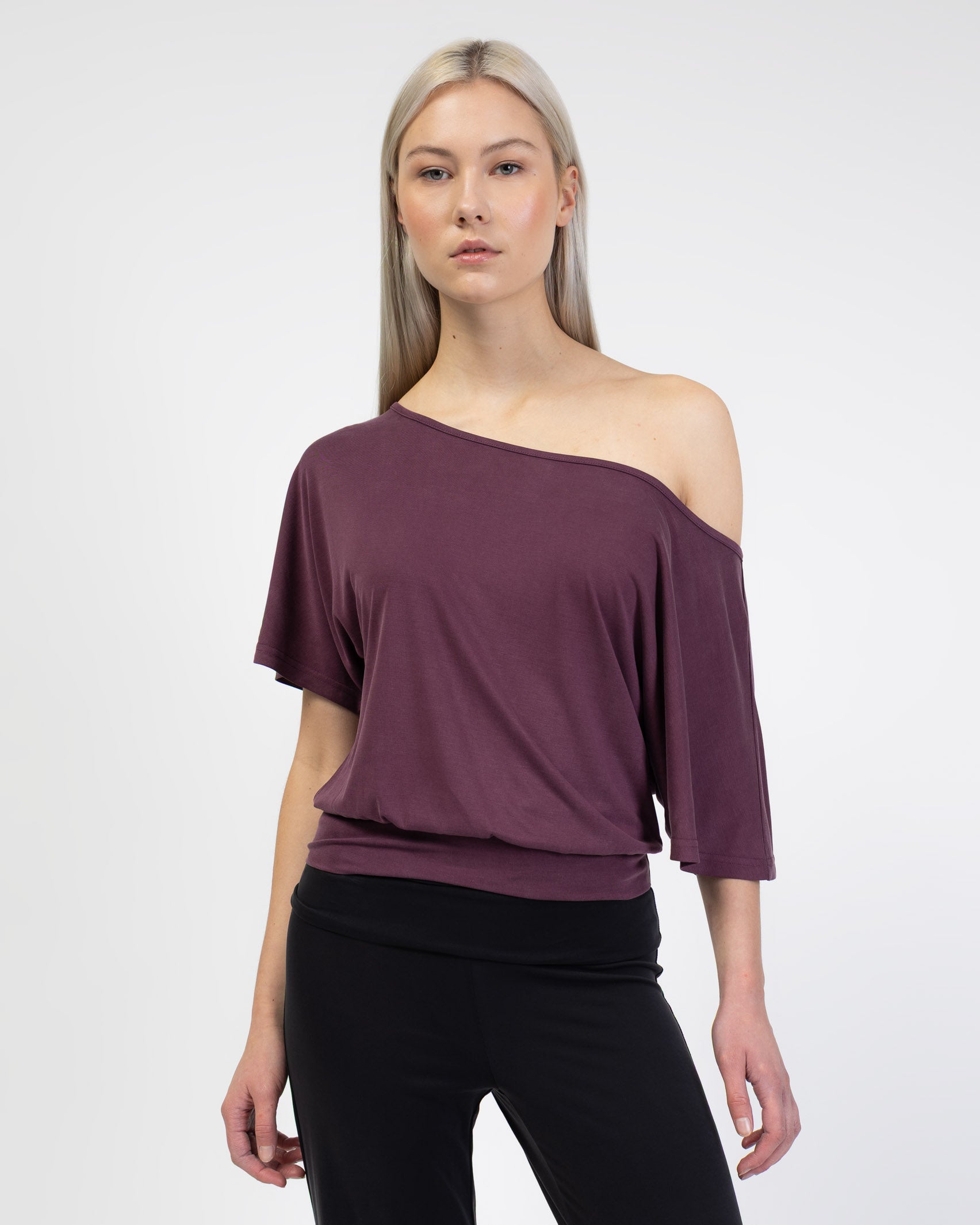 Shirt mit weitem Ausschnitt