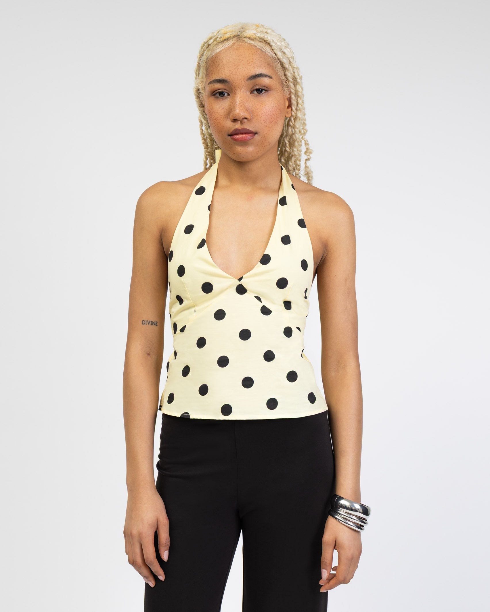 Neckholdertop mit Punkten