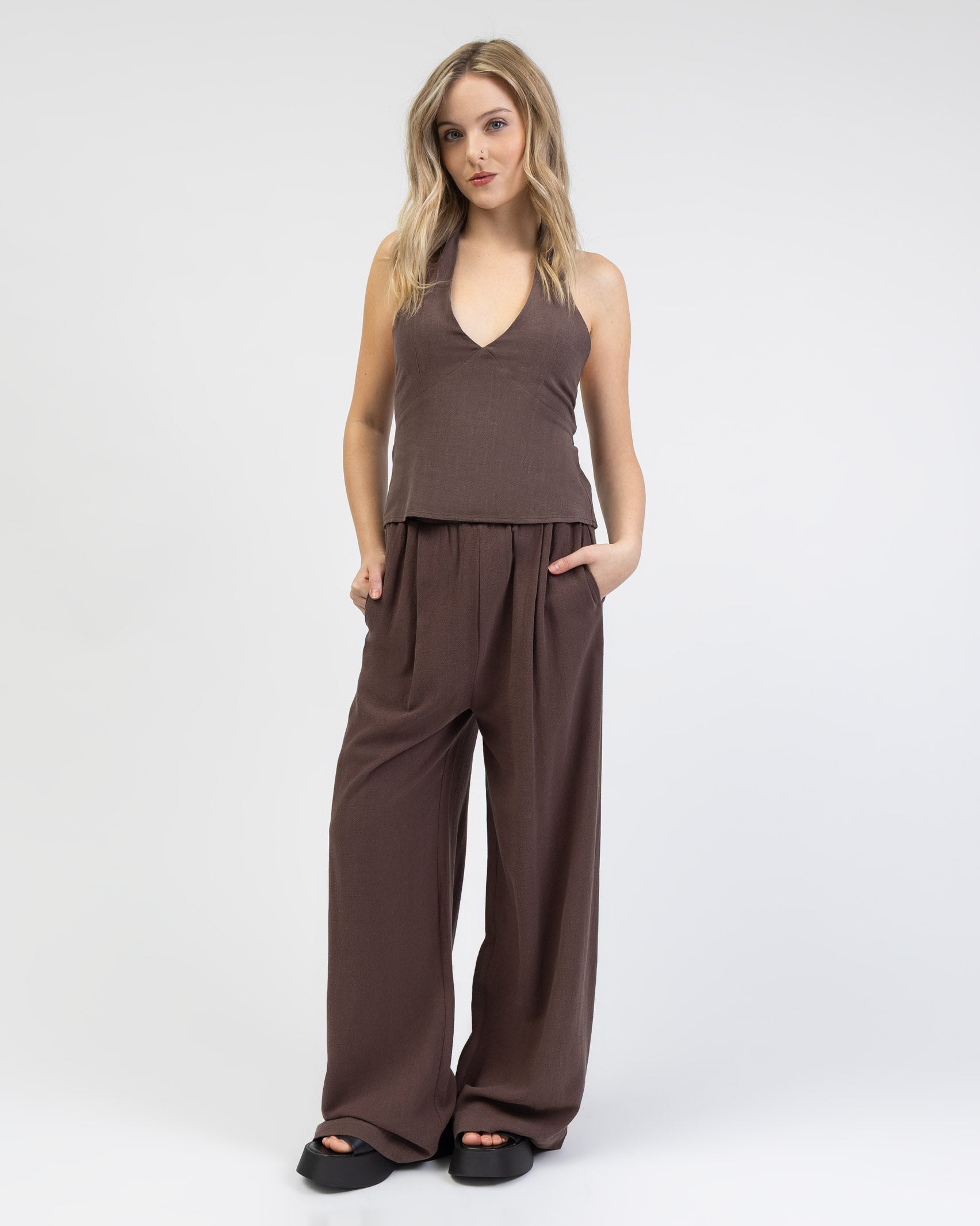 Neckholdertop aus Leinen-Mix