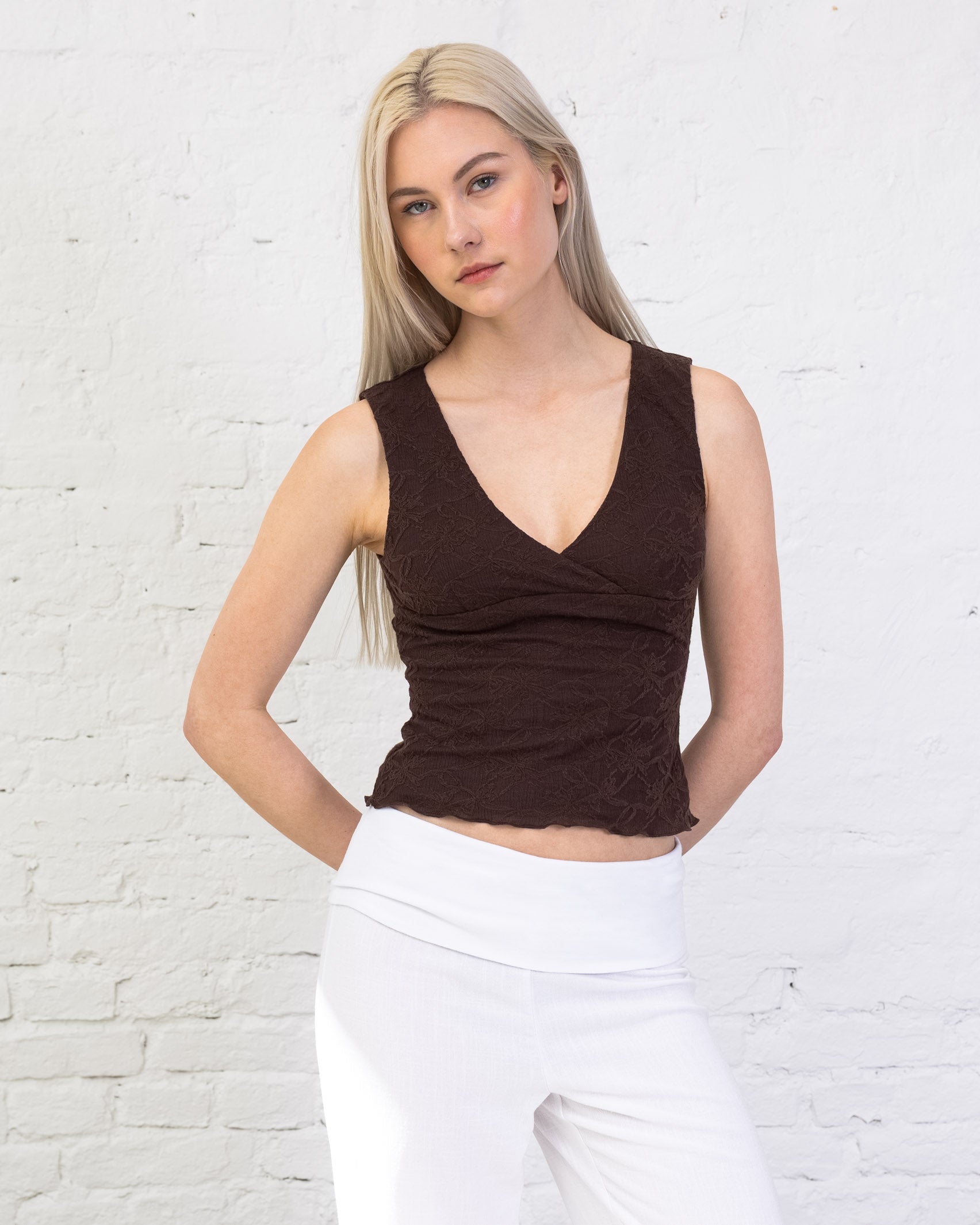 Spitzen Top mit V-Neck