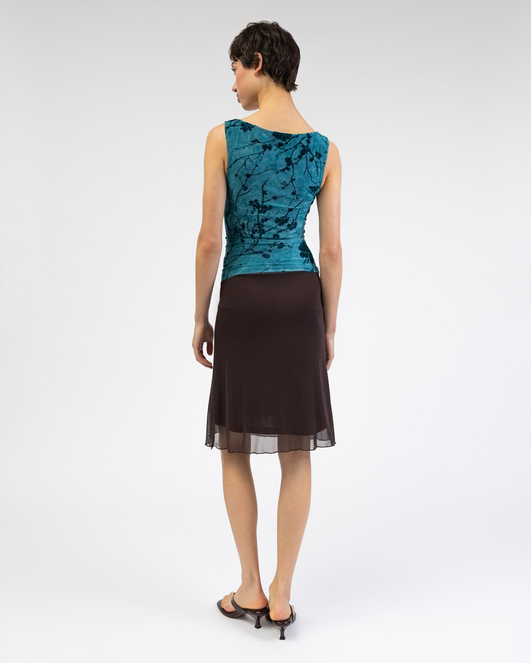 Boatneck Top mit Blumenprint aus Samt