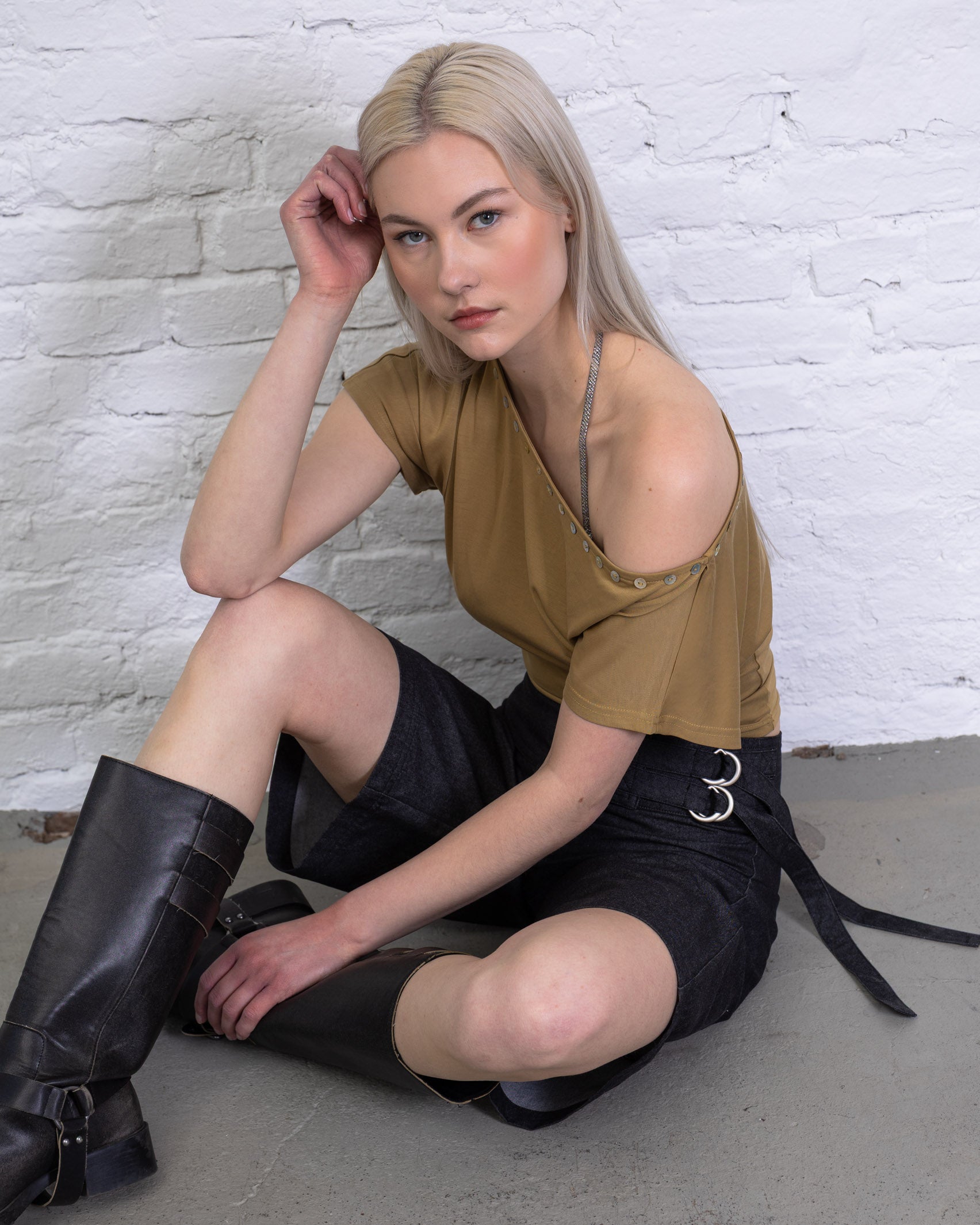 Offshoulder Shirt mit Knöpfen