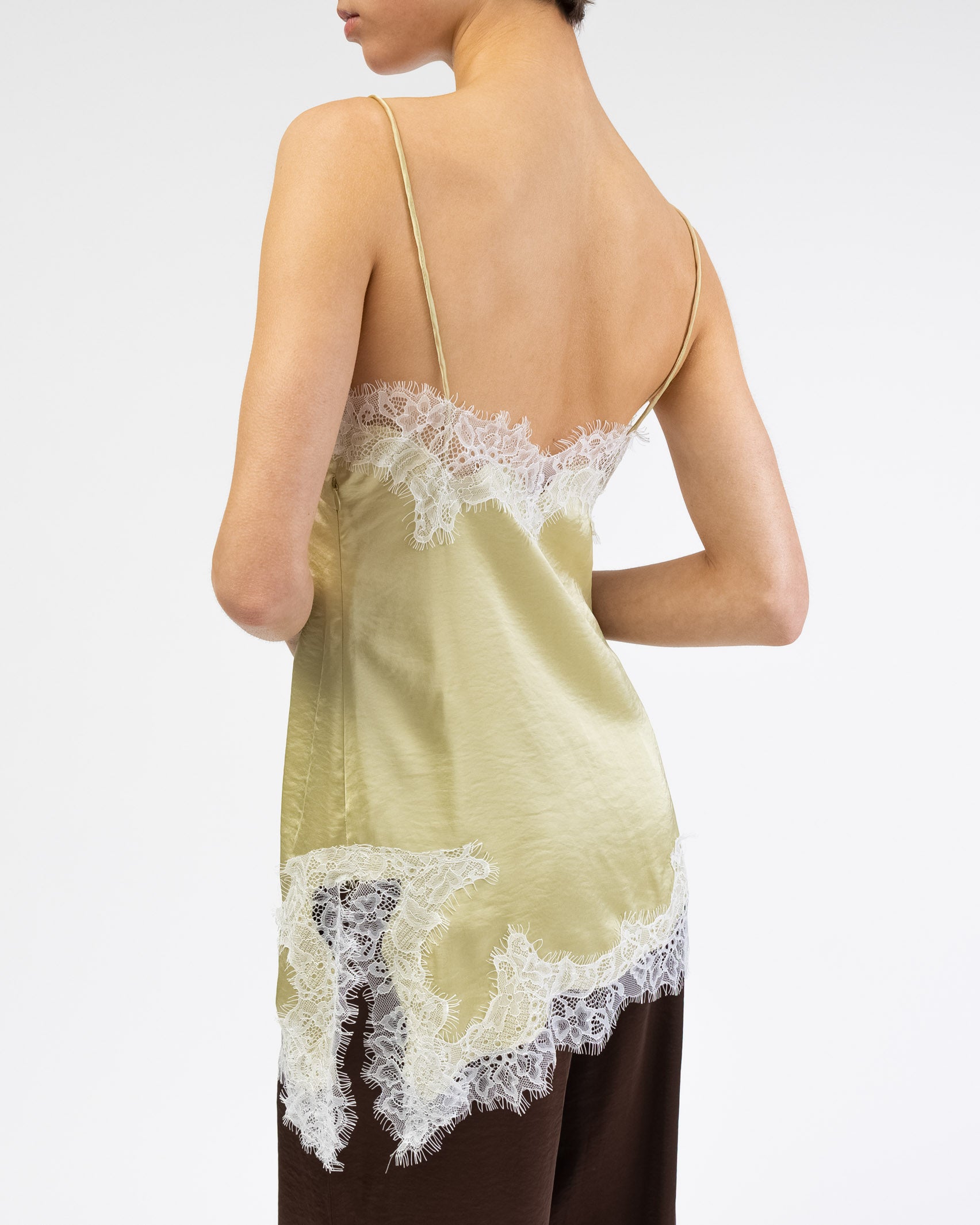 Asymmetrisches Satin-Top mit Spitze