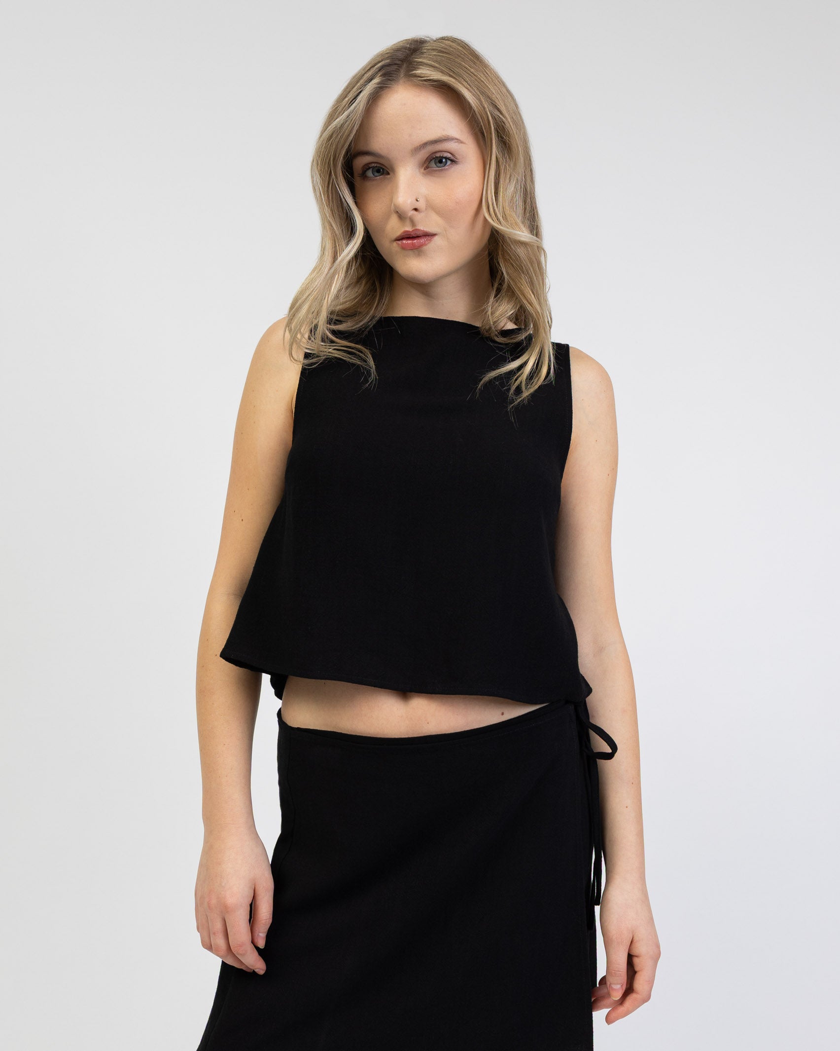 Rückenfreies Top aus Leinen-Mix