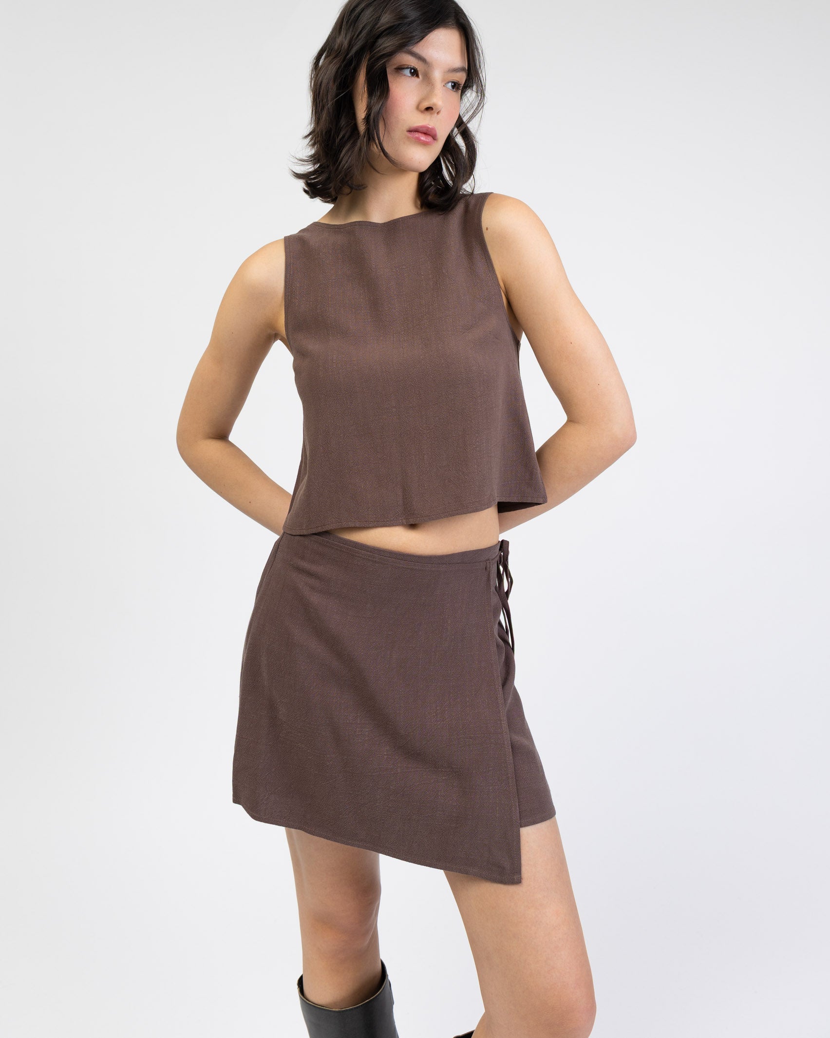 Rückenfreies Top aus Leinen-Mix