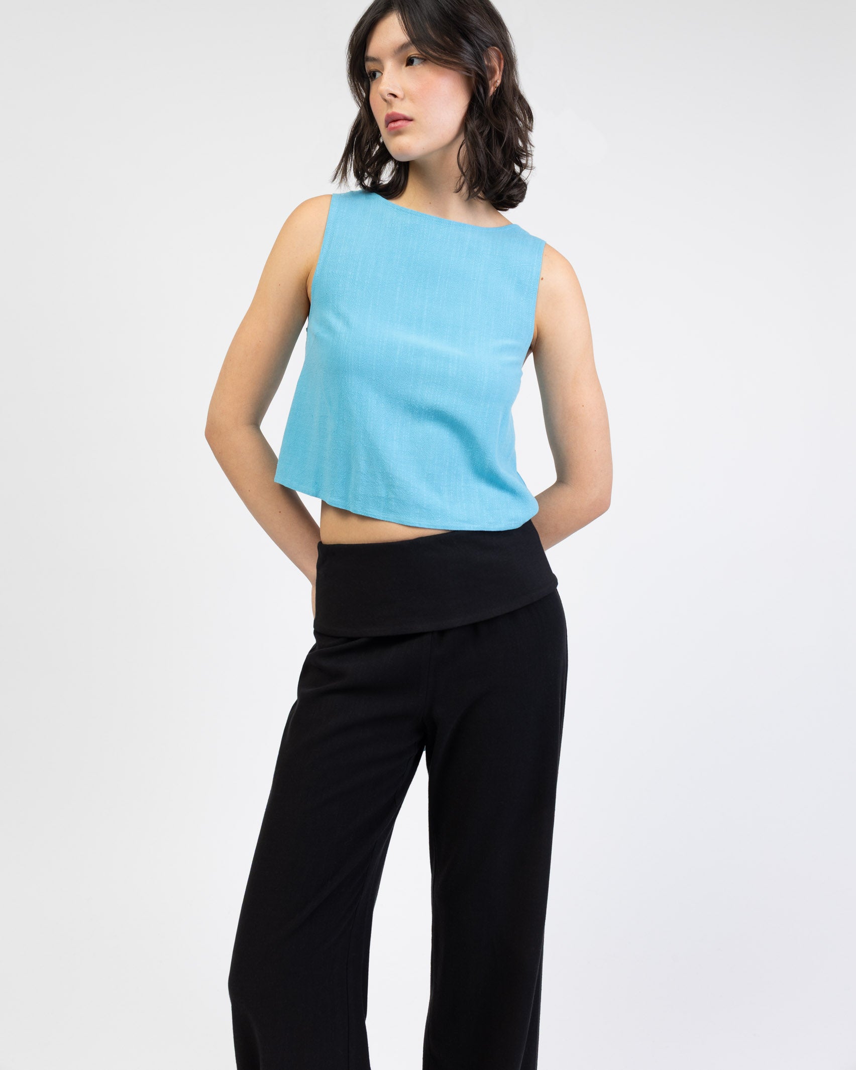 Rückenfreies Top aus Leinen-Mix