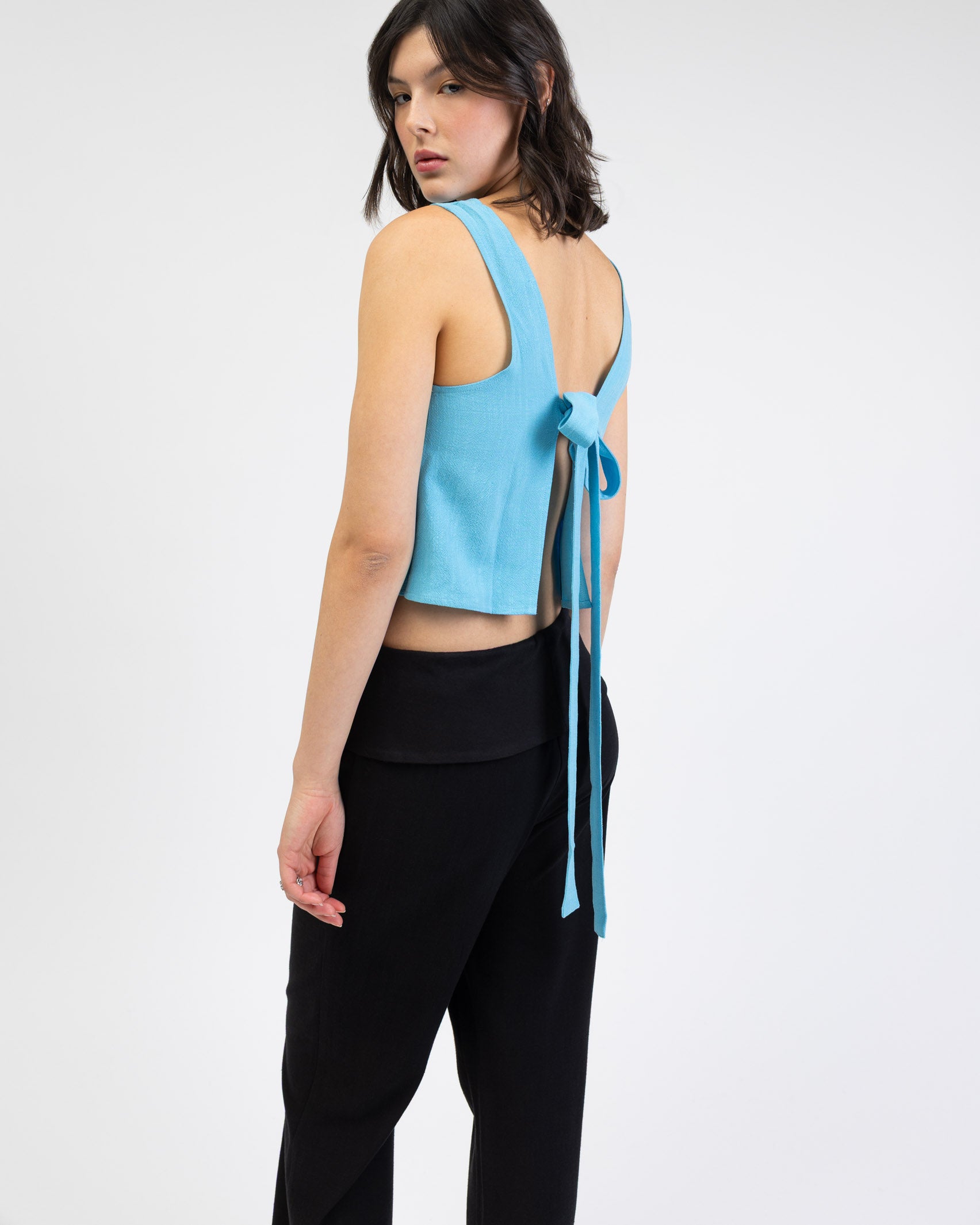 Rückenfreies Top aus Leinen-Mix