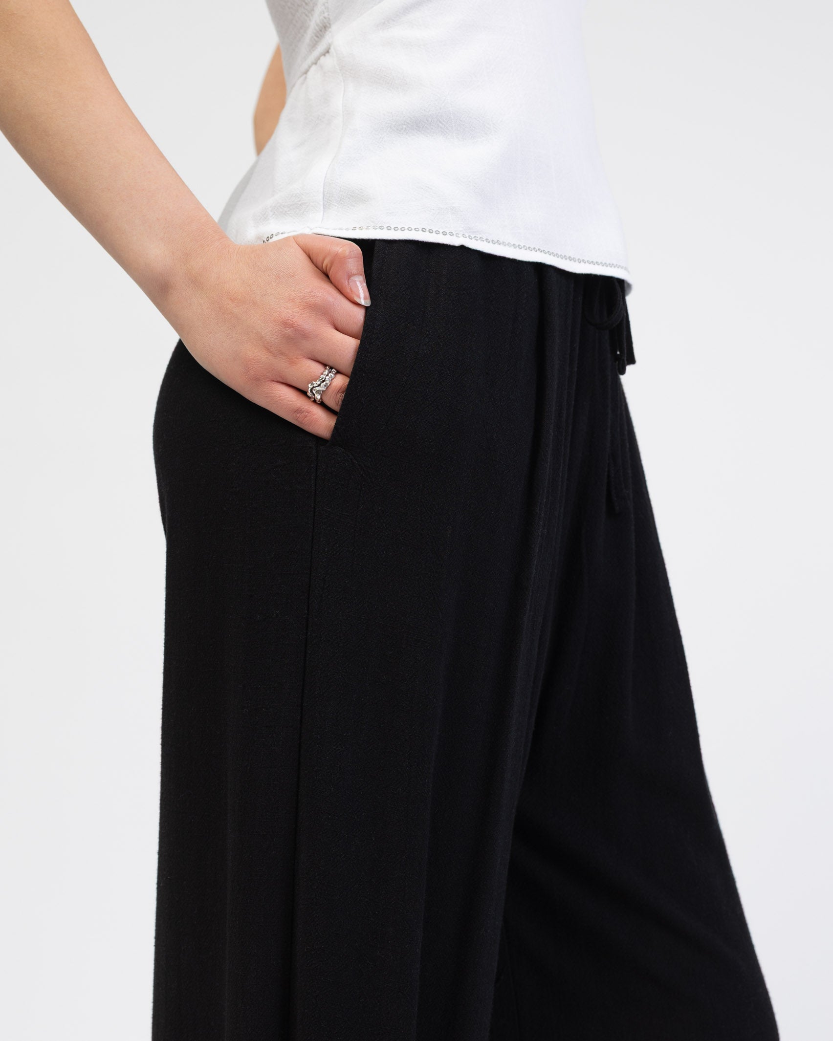 Lockere Hose aus Leinen-Mix