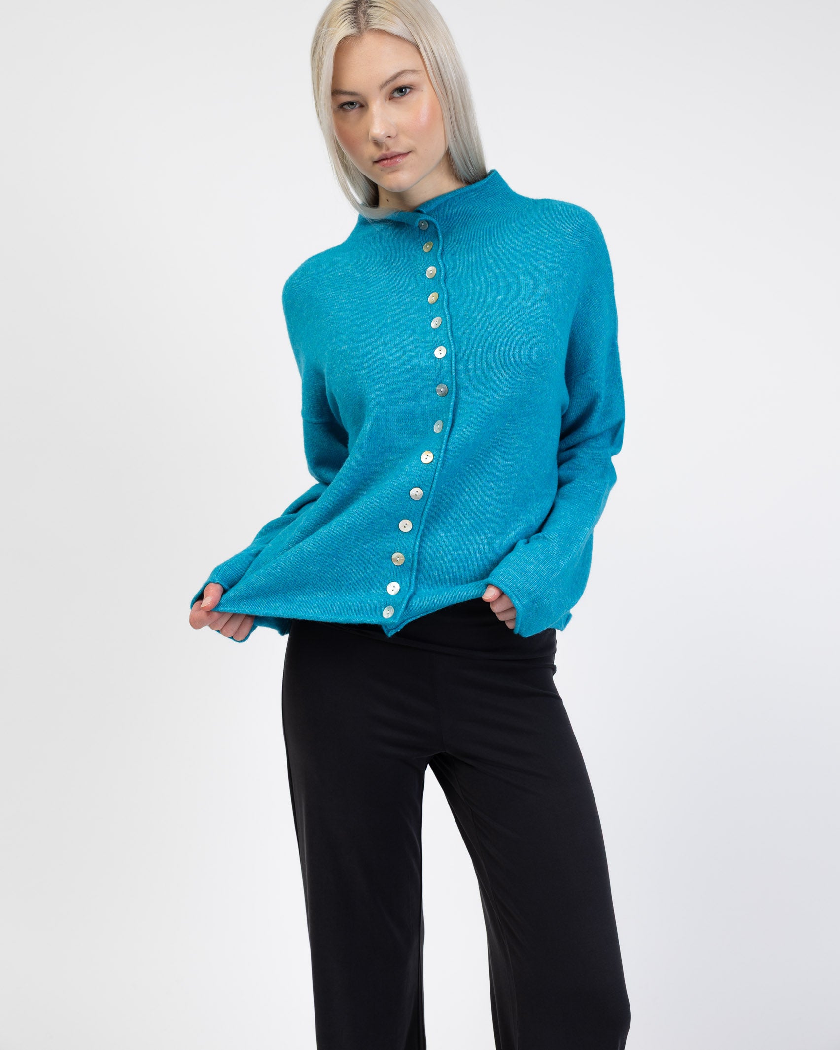 Strickjacke mit Stehkragen