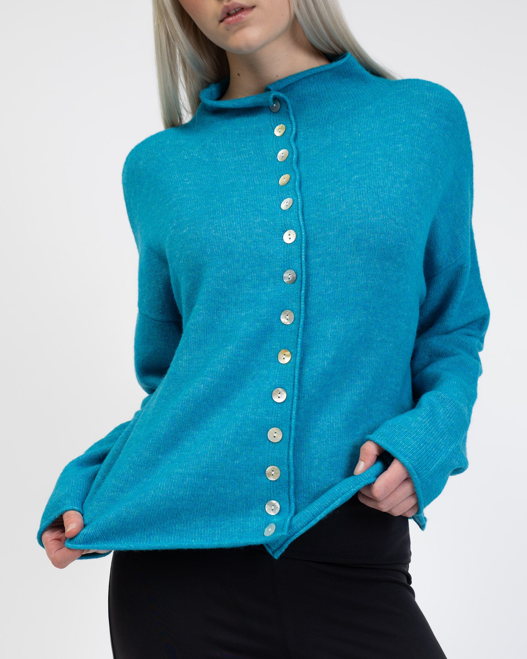 Strickjacke mit Stehkragen