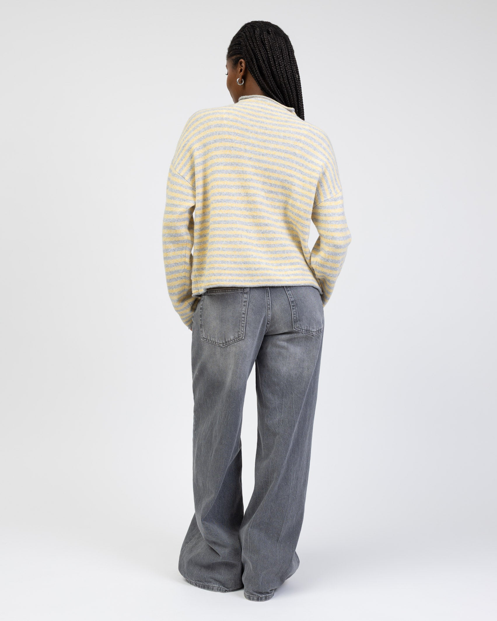 Gestreifte Strickjacke mit Stehkragen