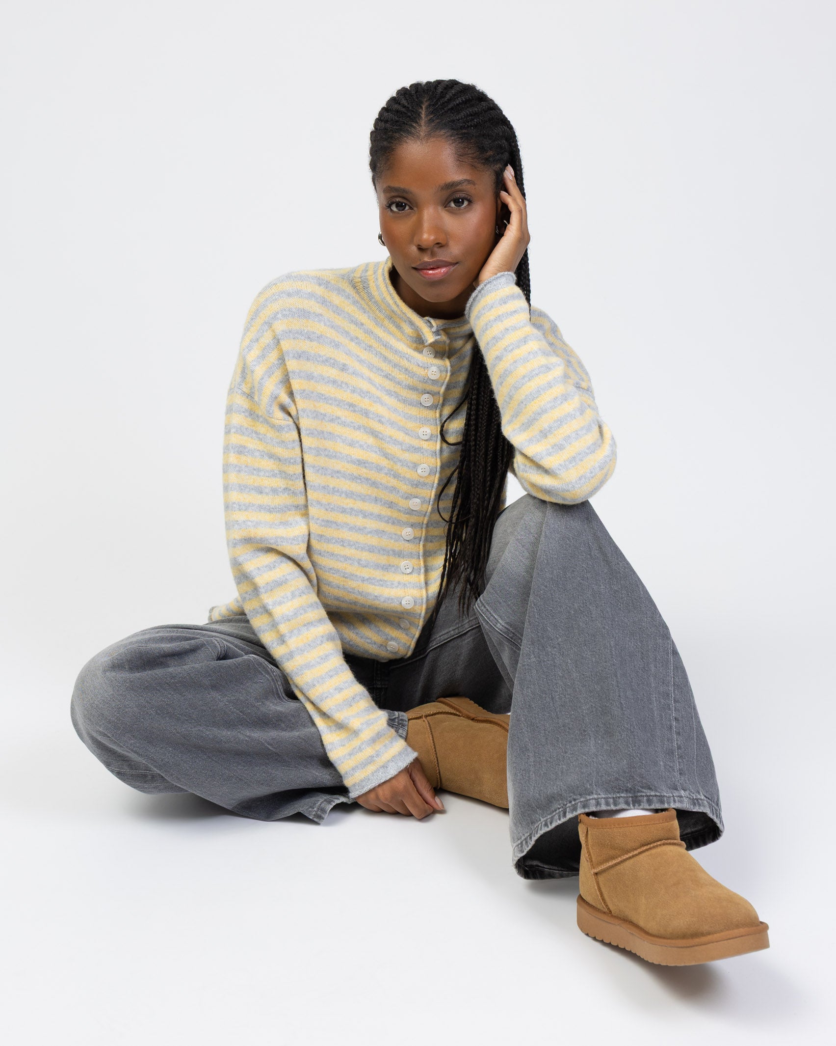 Gestreifte Strickjacke mit Stehkragen