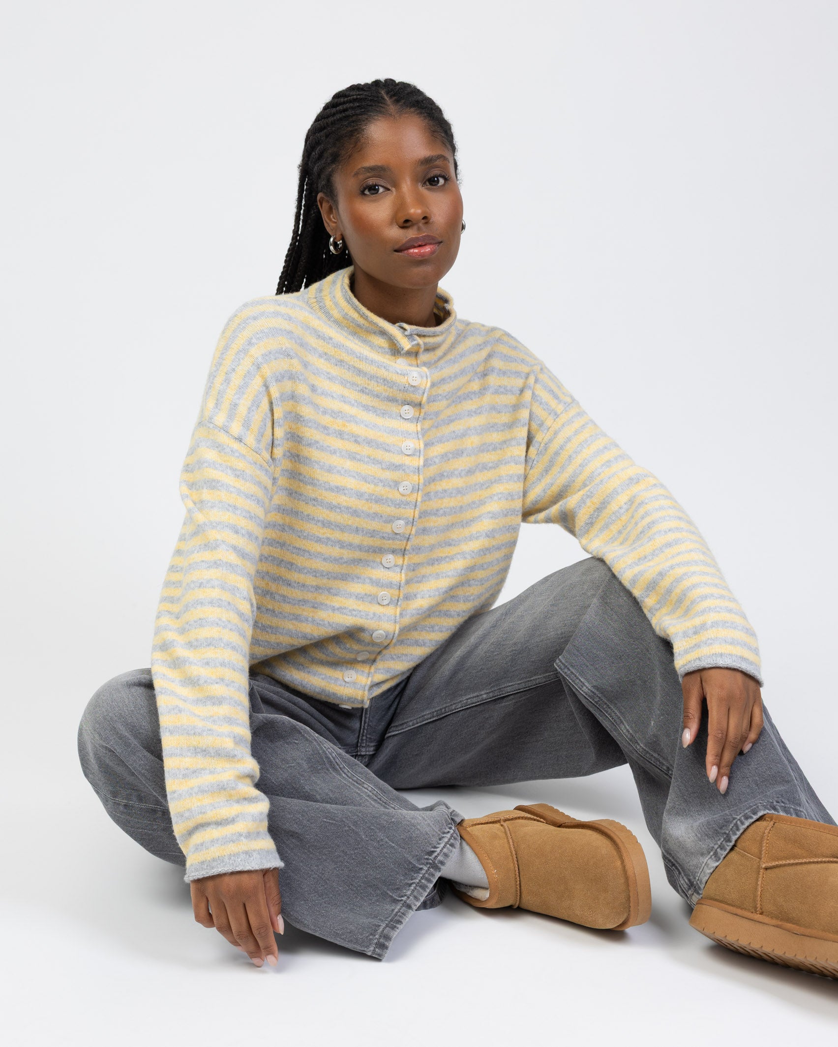 Gestreifte Strickjacke mit Stehkragen