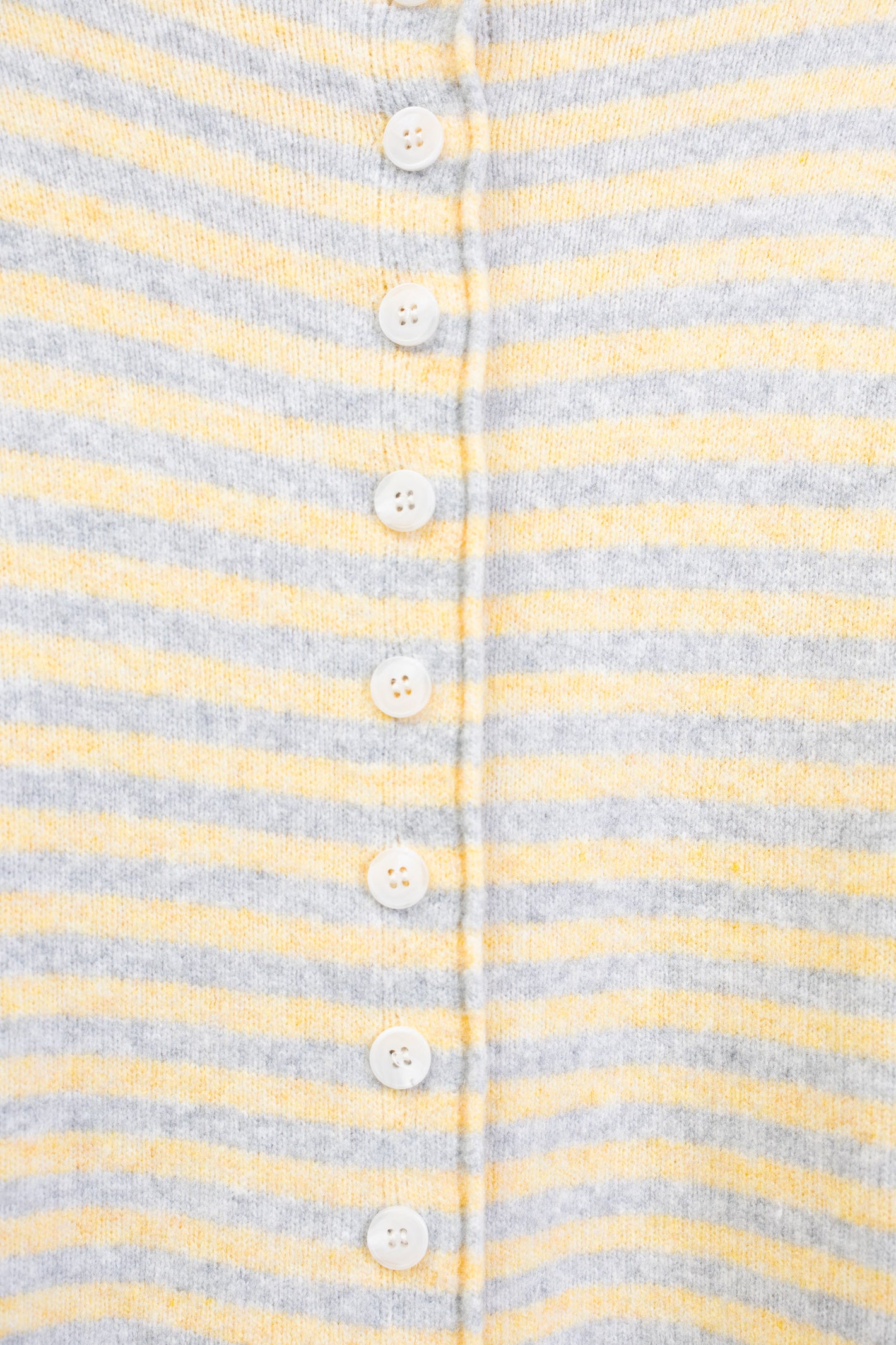 Gestreifte Strickjacke mit Stehkragen