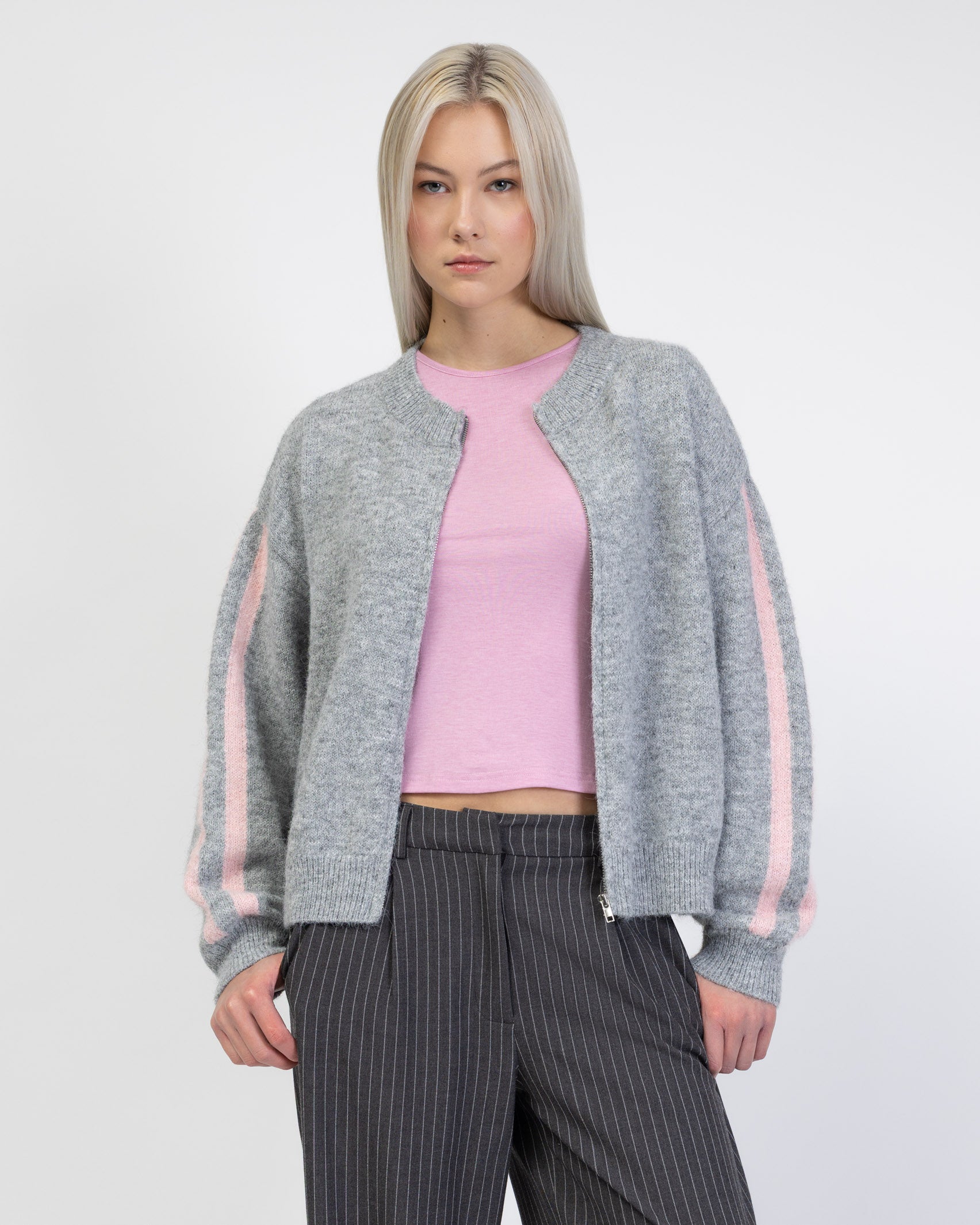 Strickjacke mit Streifendetails