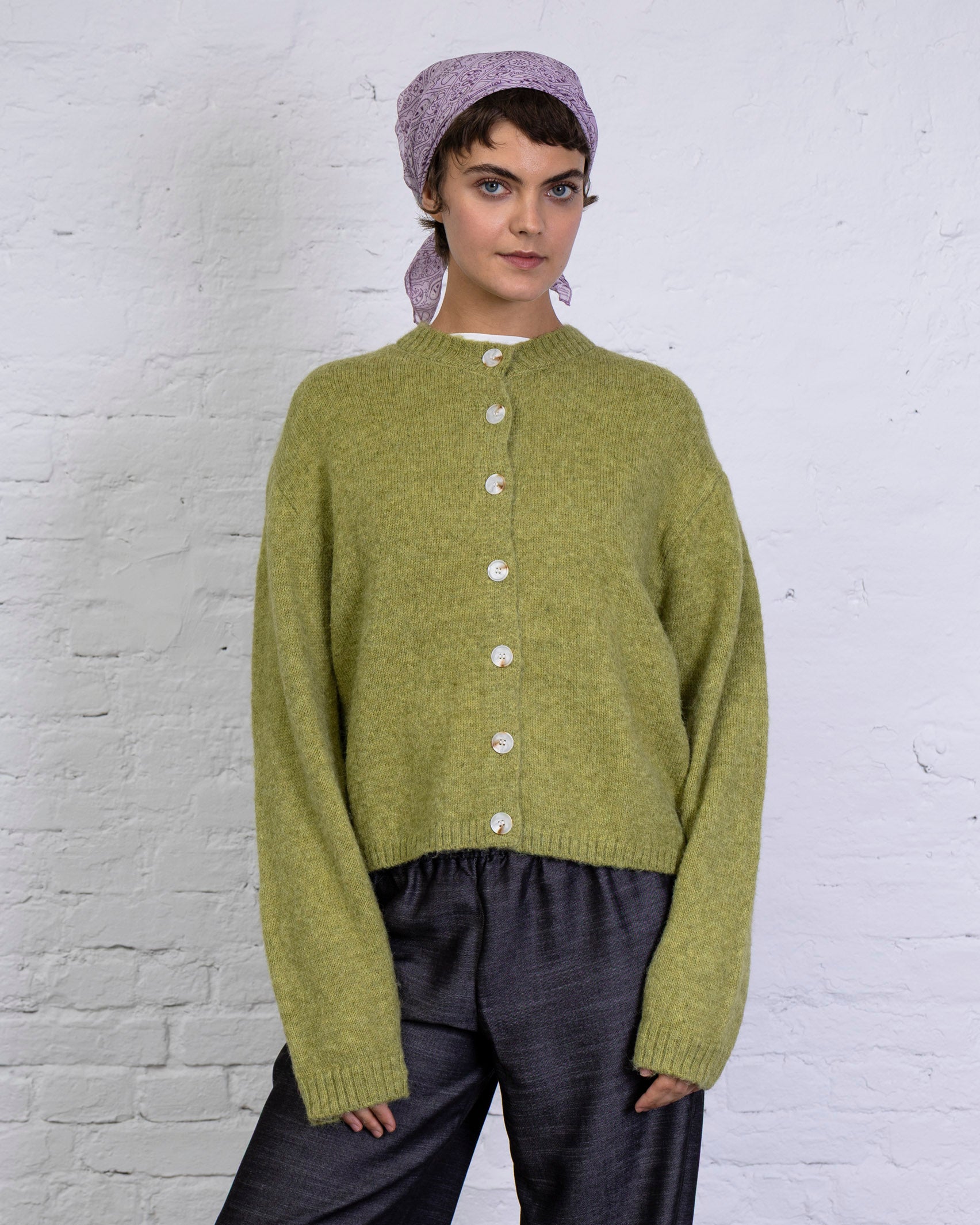 Strickjacke mit Rundhalsausschnitt