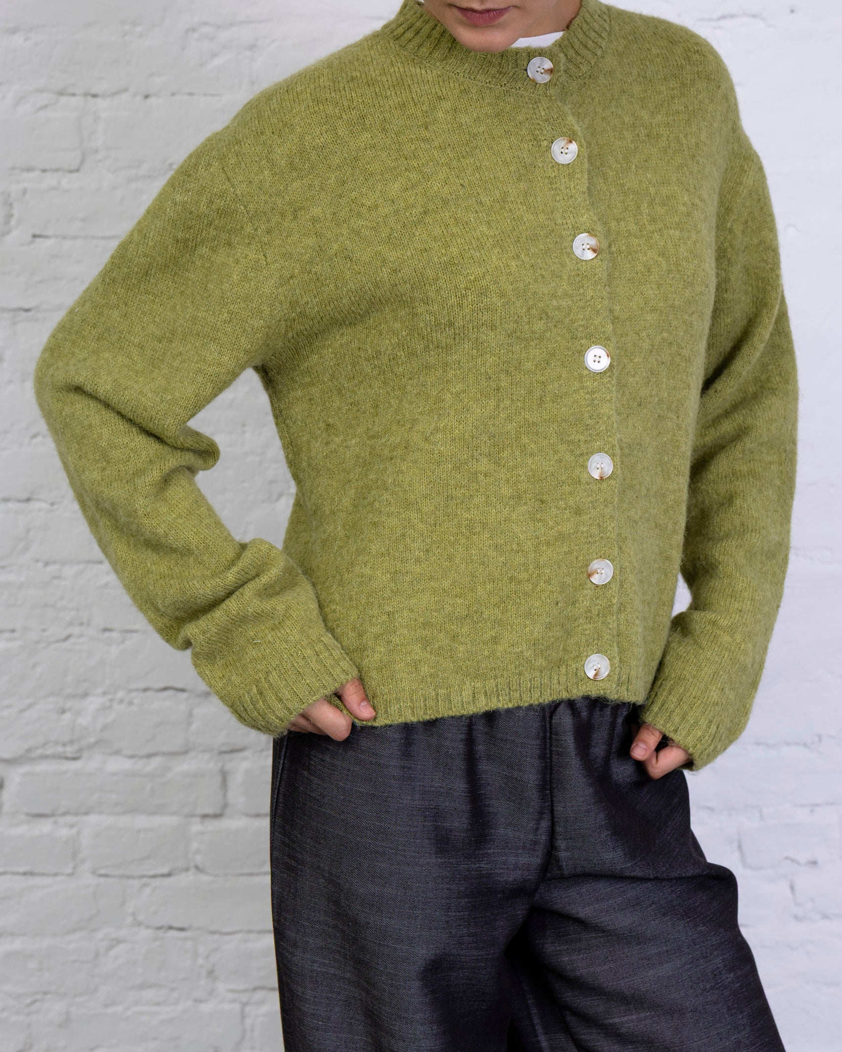 Strickjacke mit Rundhalsausschnitt