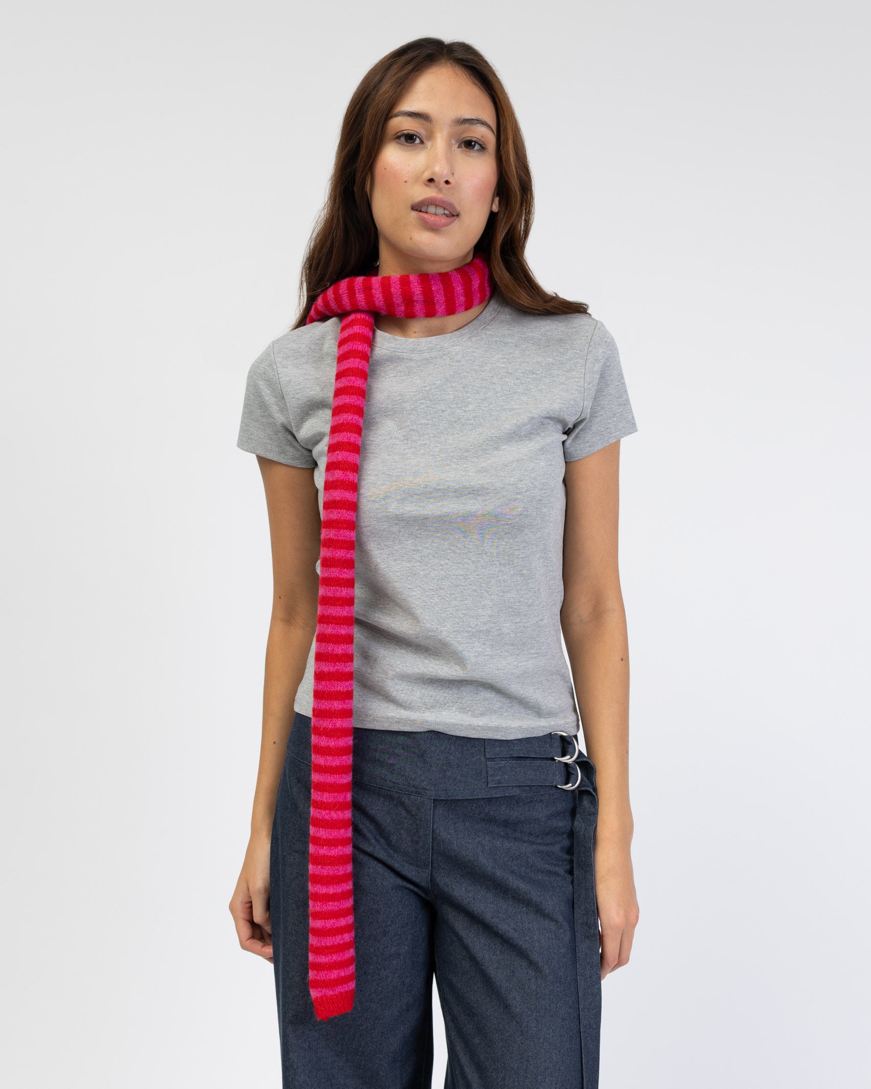 Schal mit schmalen Streifen