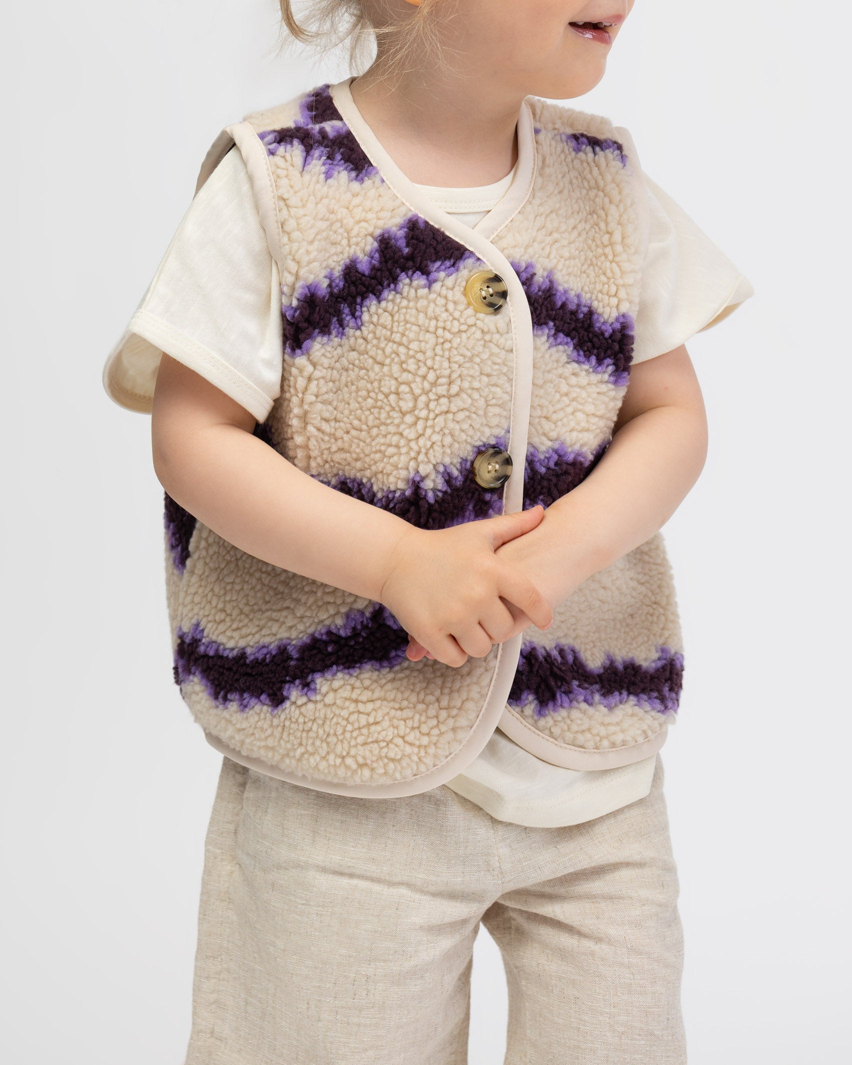 Teddy Kinderweste mit abstraktem Print