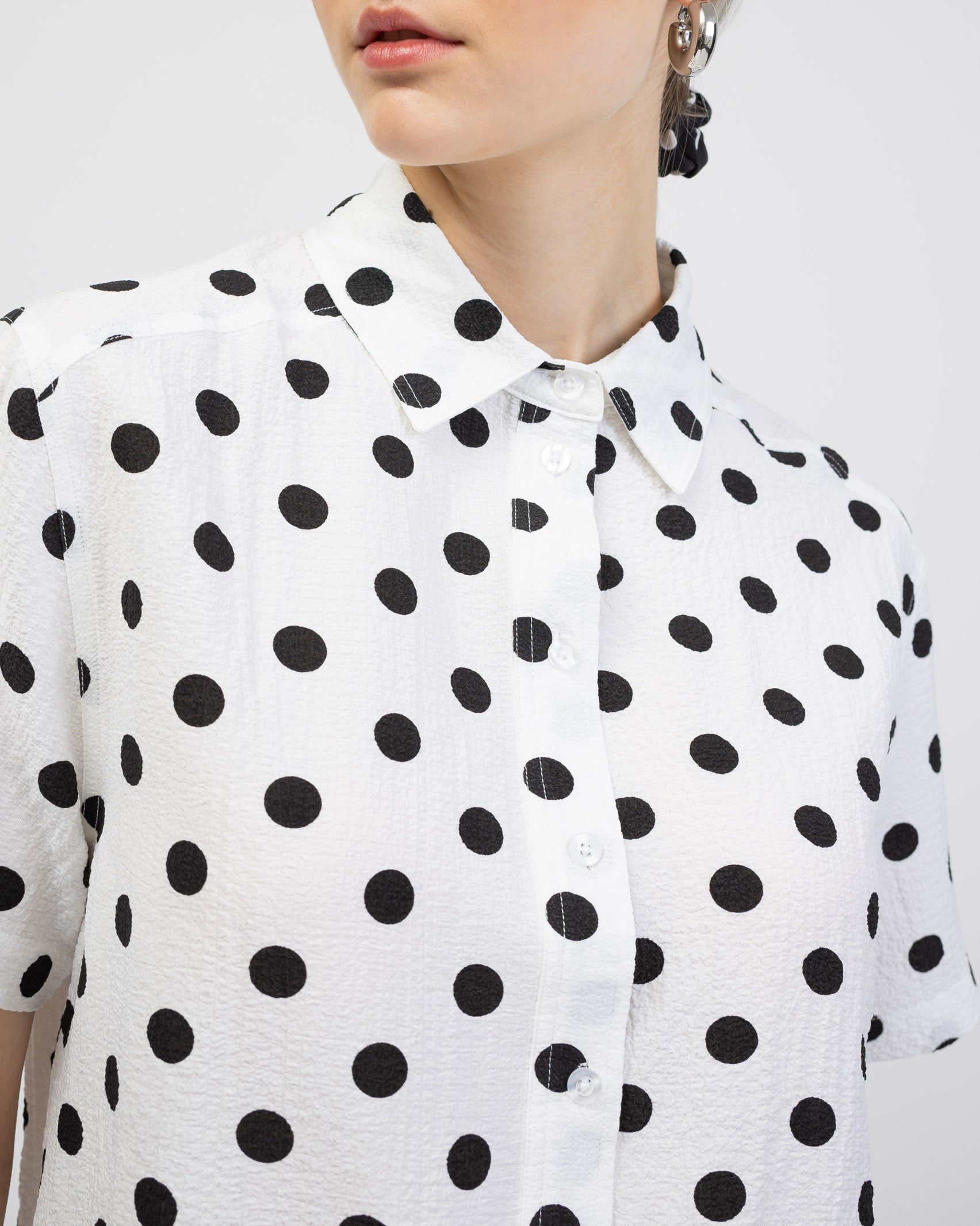 Kastige Bluse mit Polkadots
