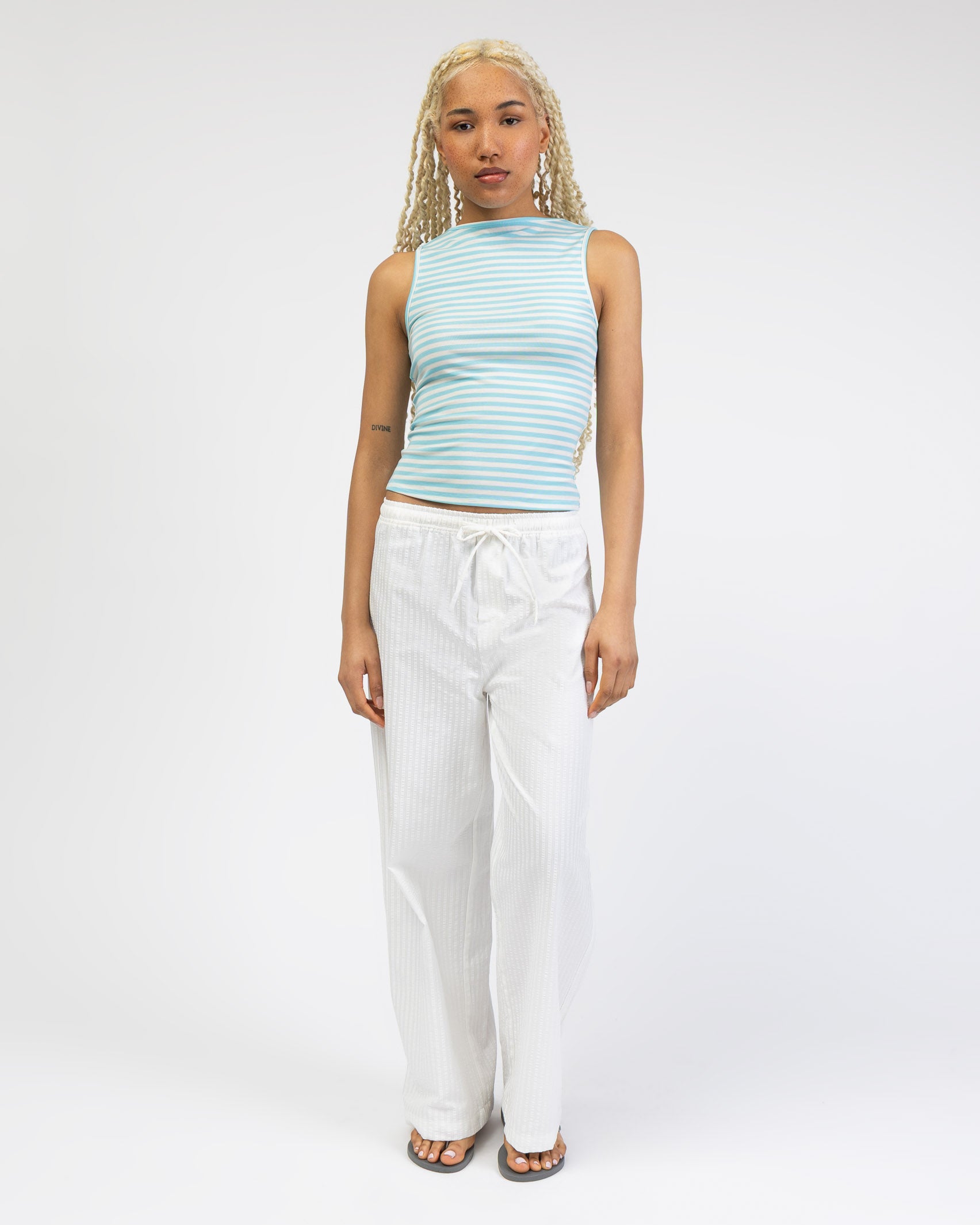 Gestreiftes Top mit U-Boot Ausschnitt