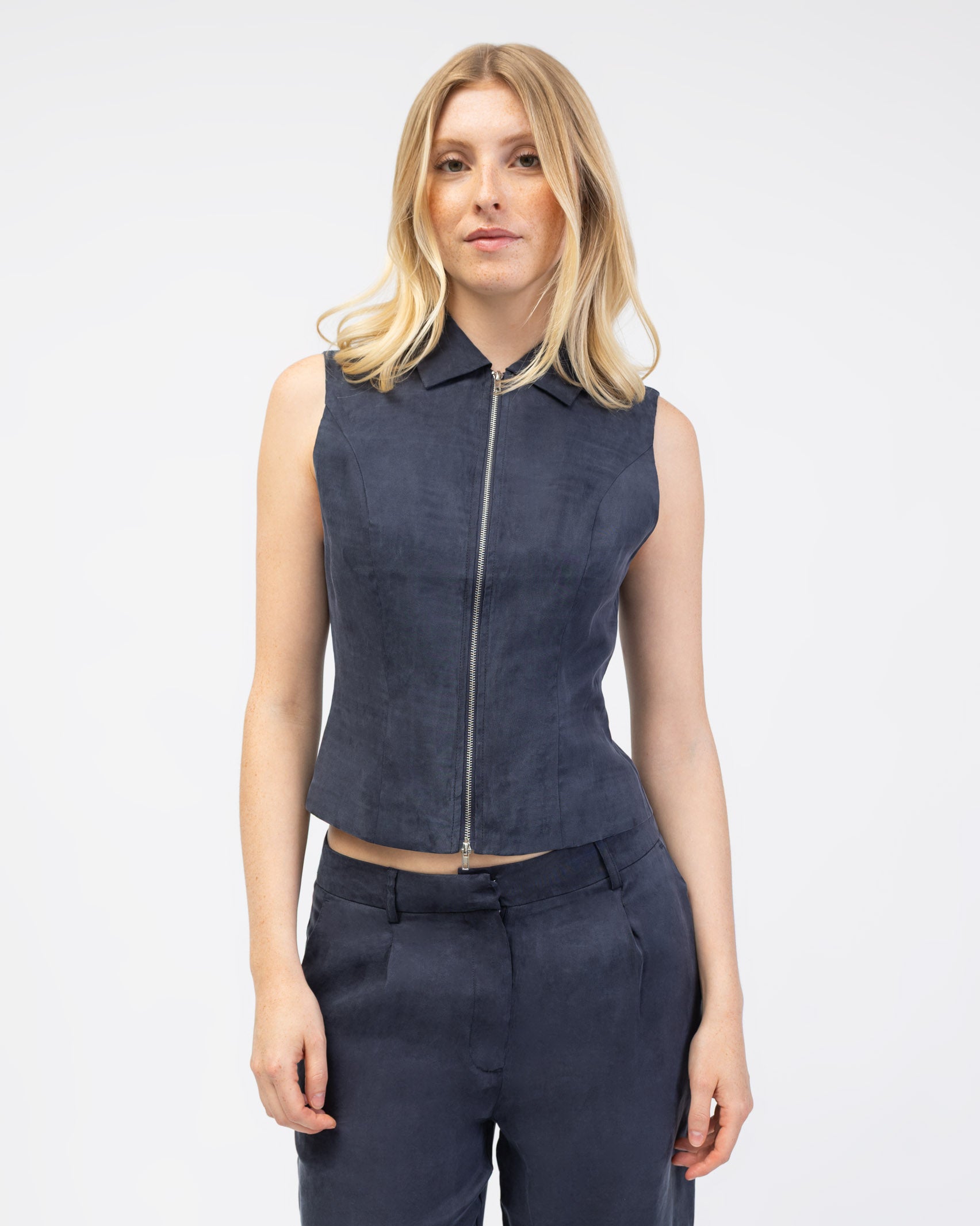 Ärmellose Bluse mit Reißverschluss