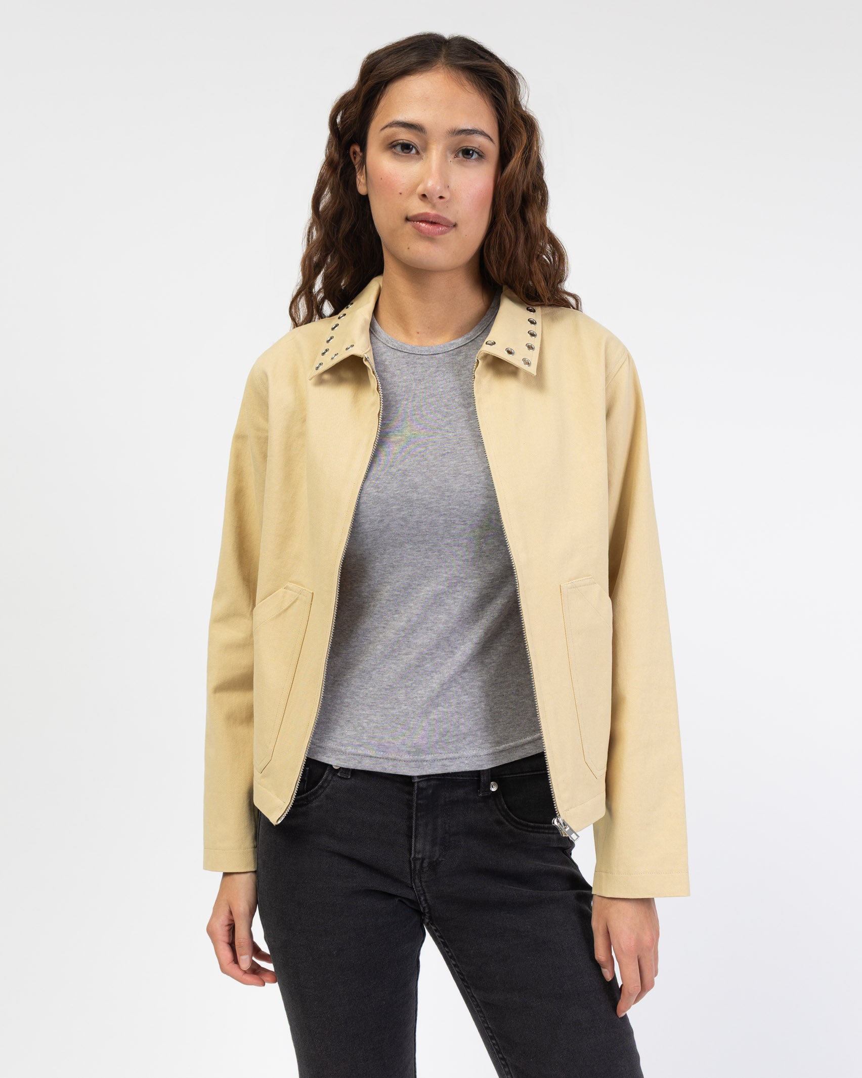 Jacke mit Ösen am Kragen