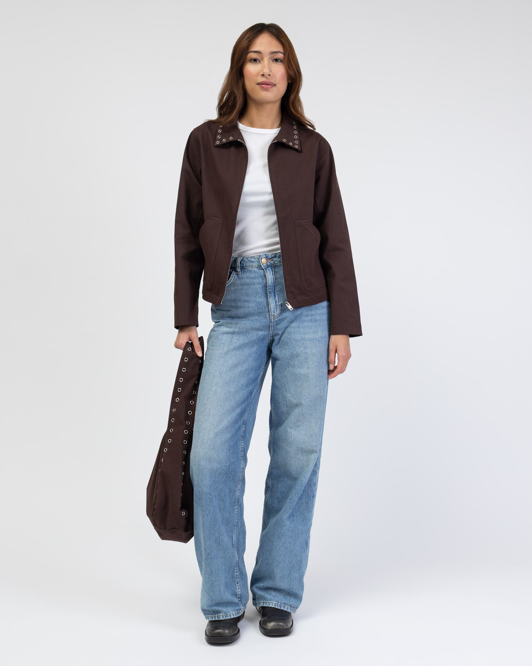 Jacke mit Ösen am Kragen