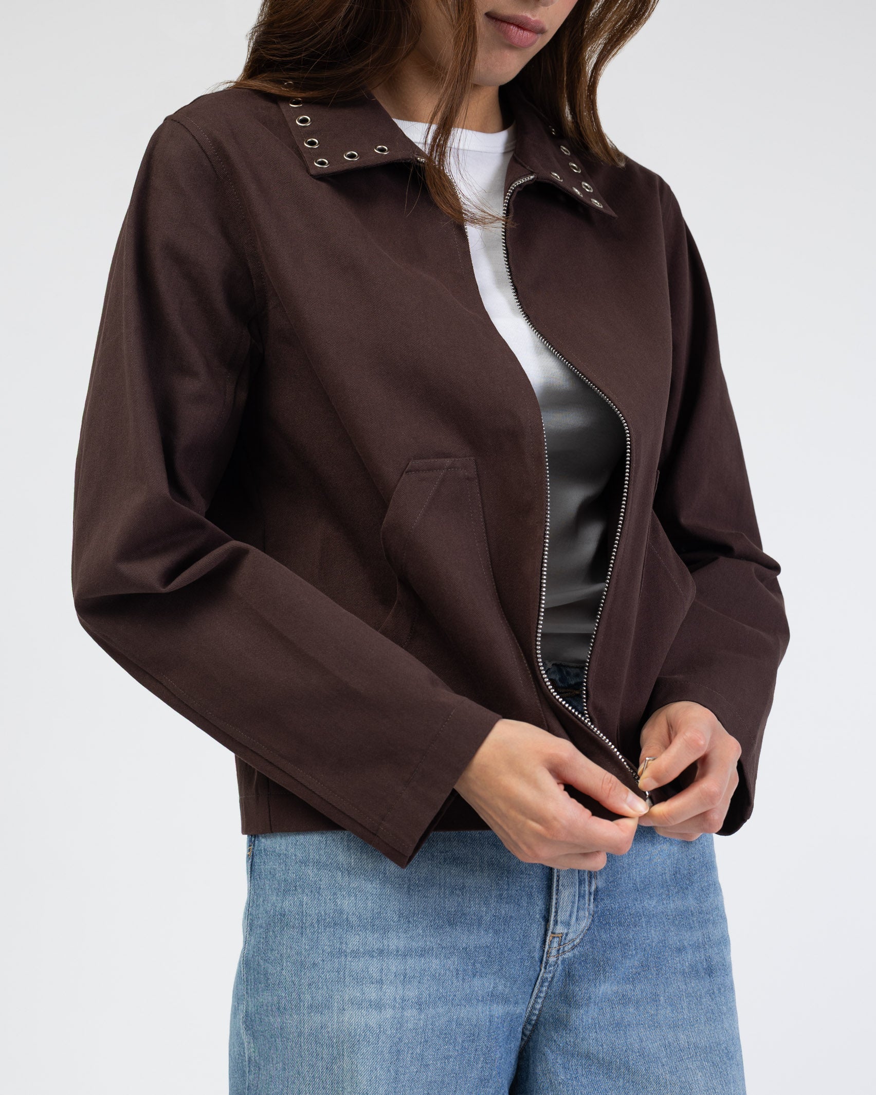 Jacke mit Ösen am Kragen