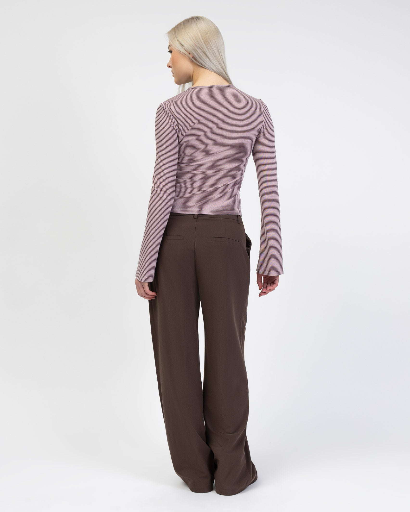 Gestreiftes Langarmshirt mit Trompetenärmeln