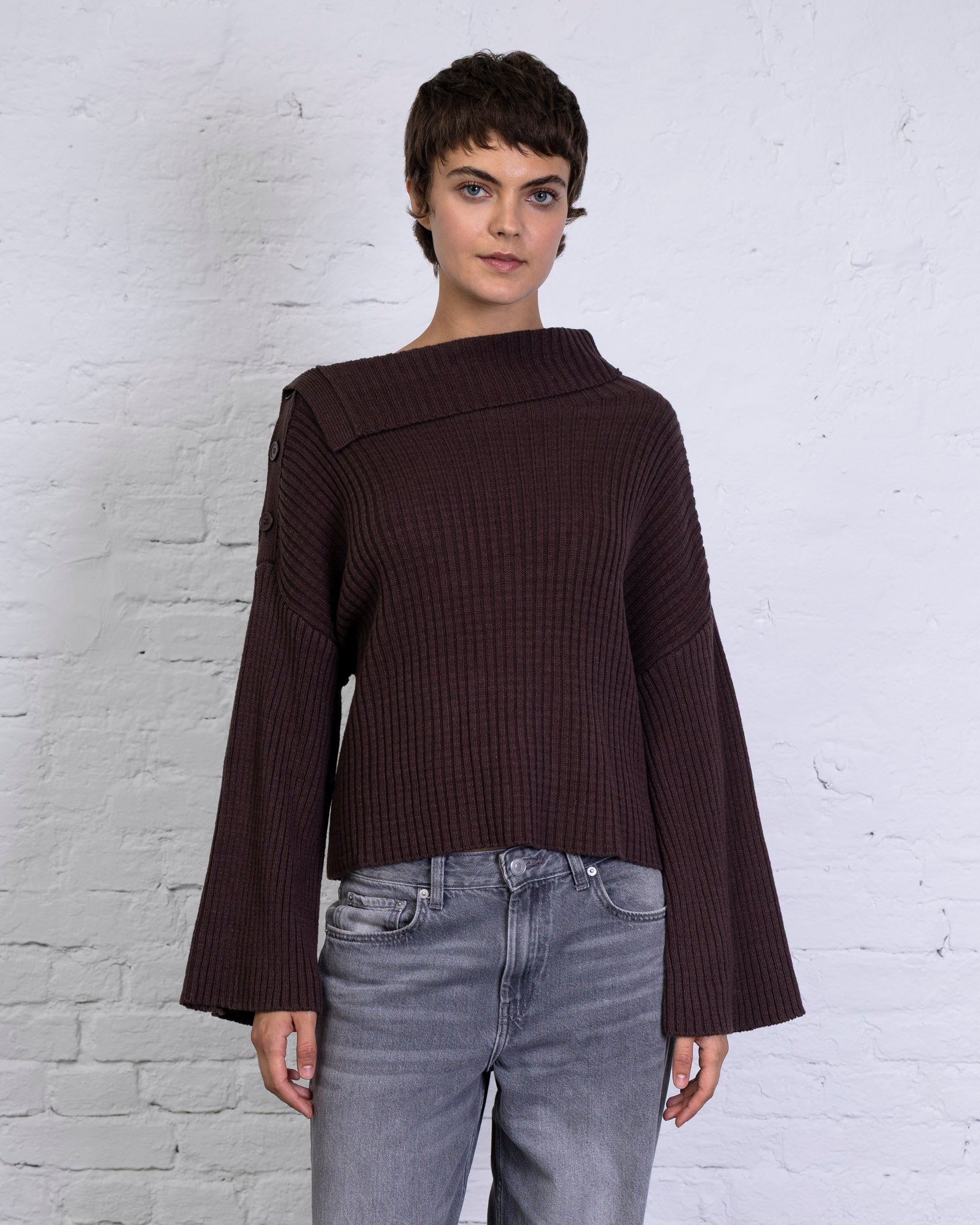 Pullover mit asymmetrischem Umschlagkragen