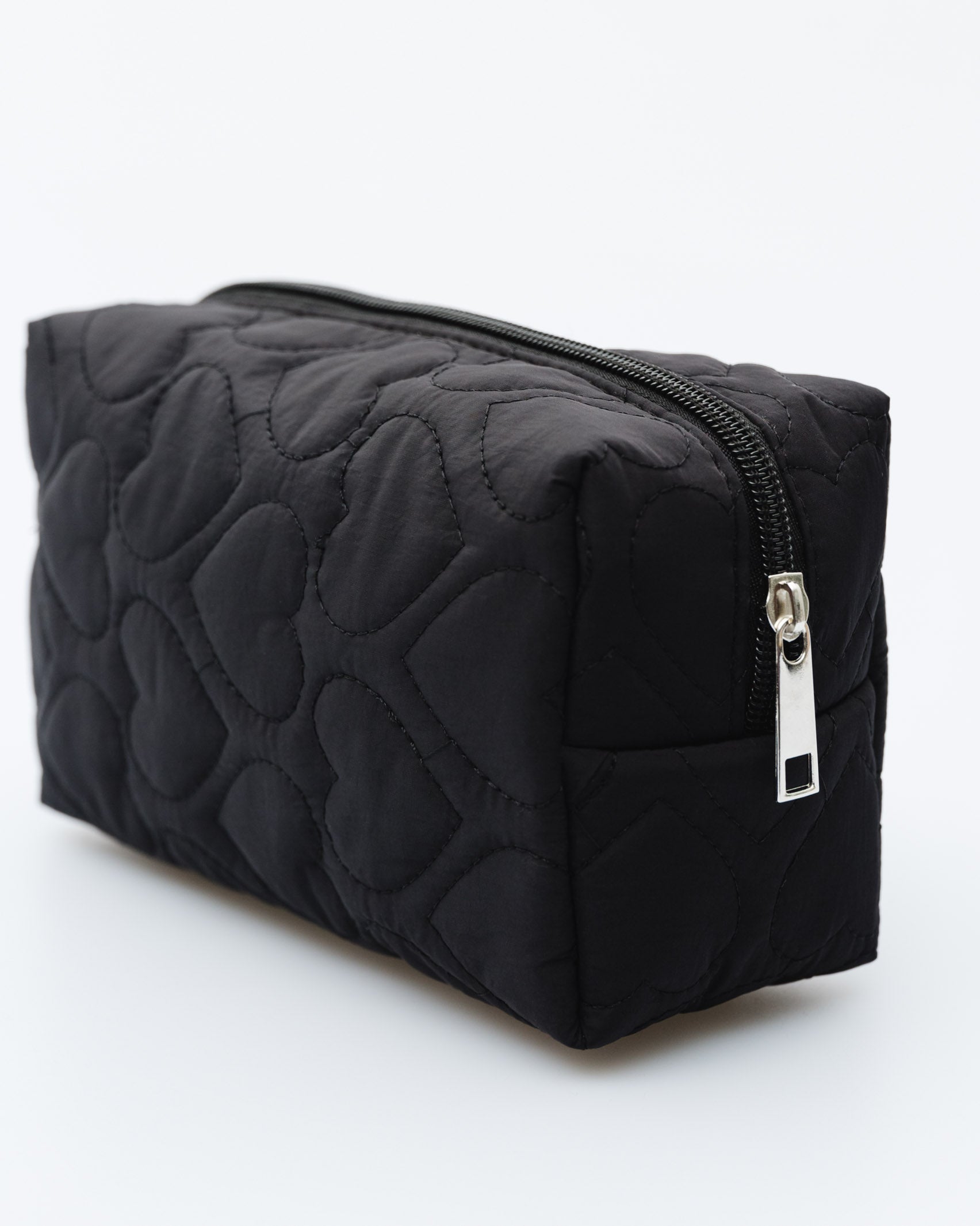 Kosmetiktasche mit Herzchen - Broke + Schön