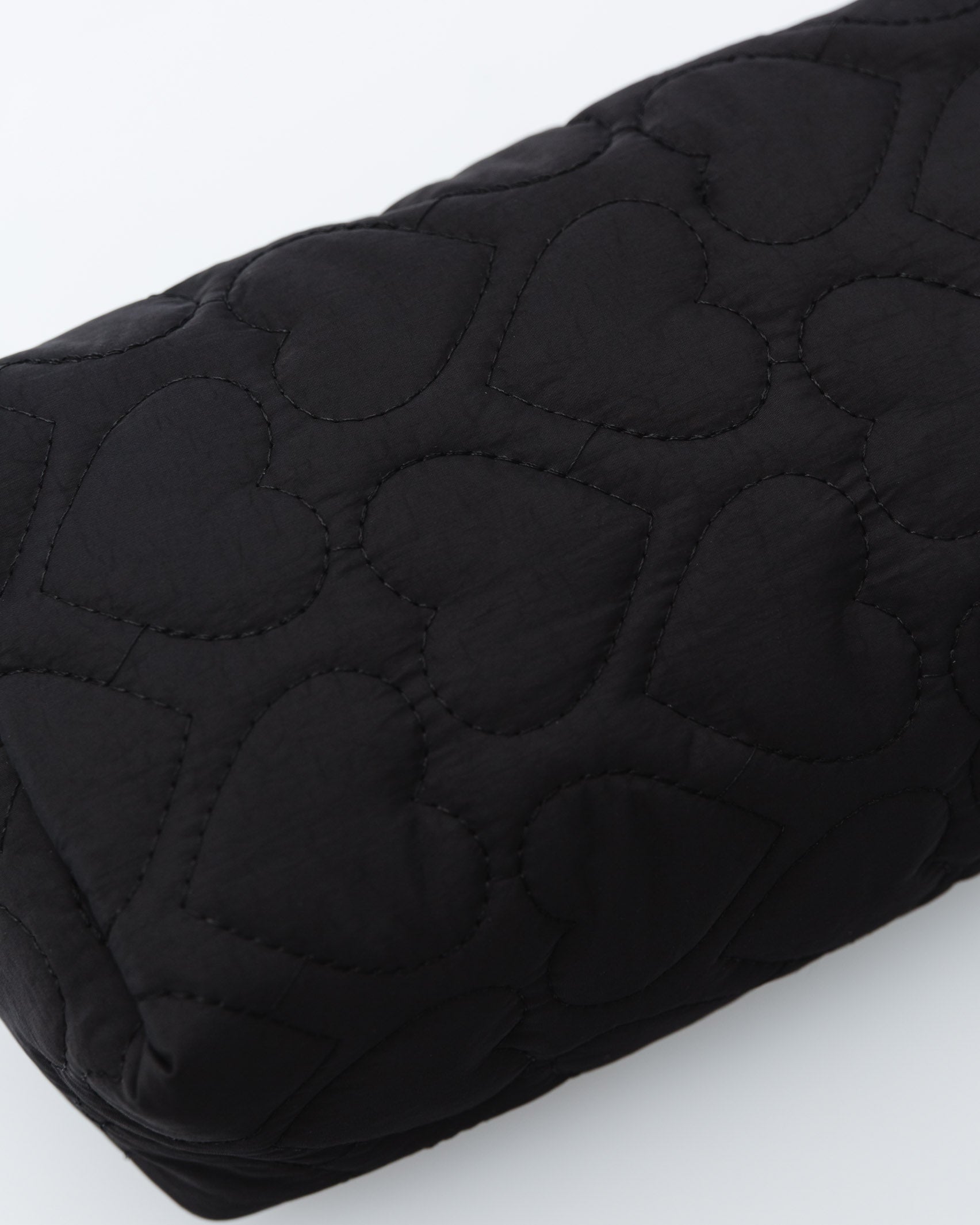 Kosmetiktasche mit Herzchen - Broke + Schön