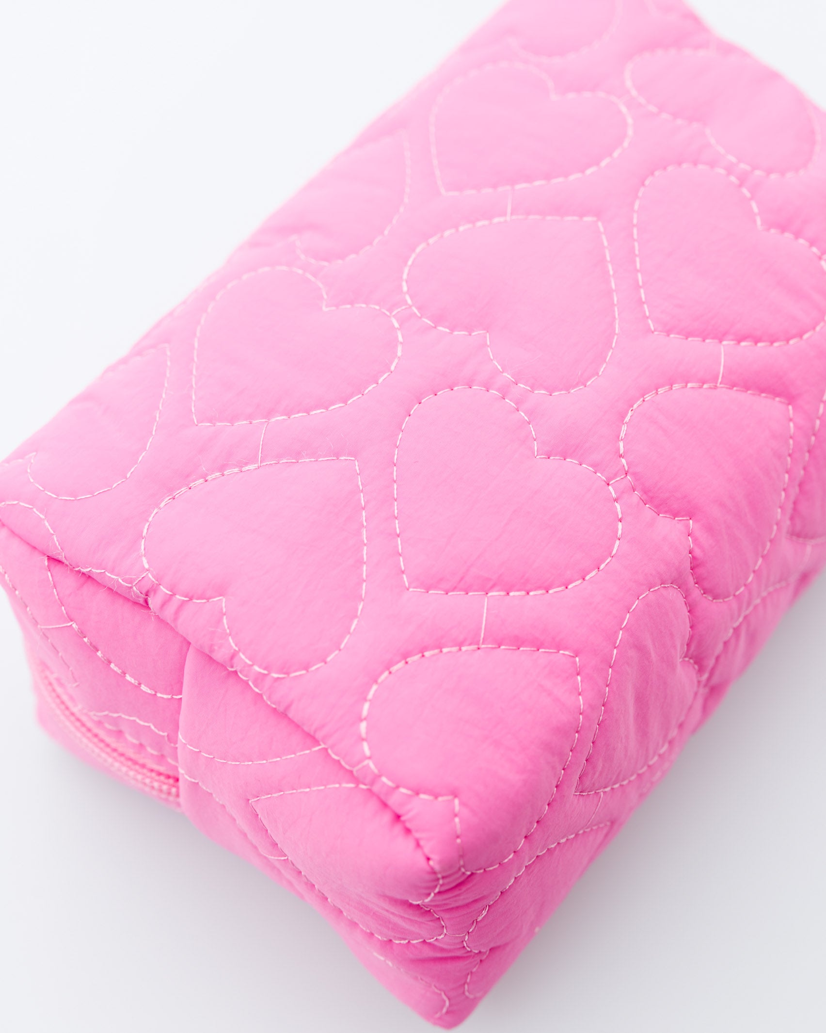 Kosmetiktasche mit Herzchen - Broke + Schön