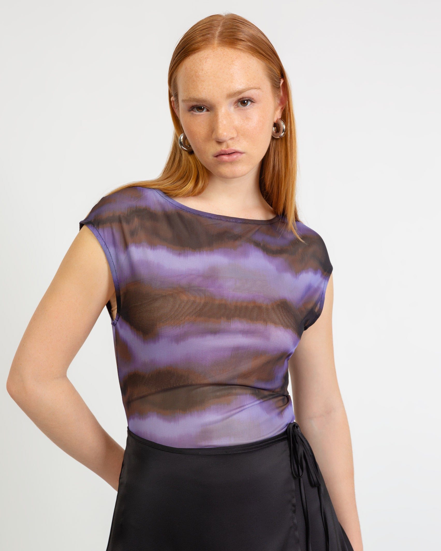 Mesh Body mit U-Boot Ausschnitt und Farbverlauf