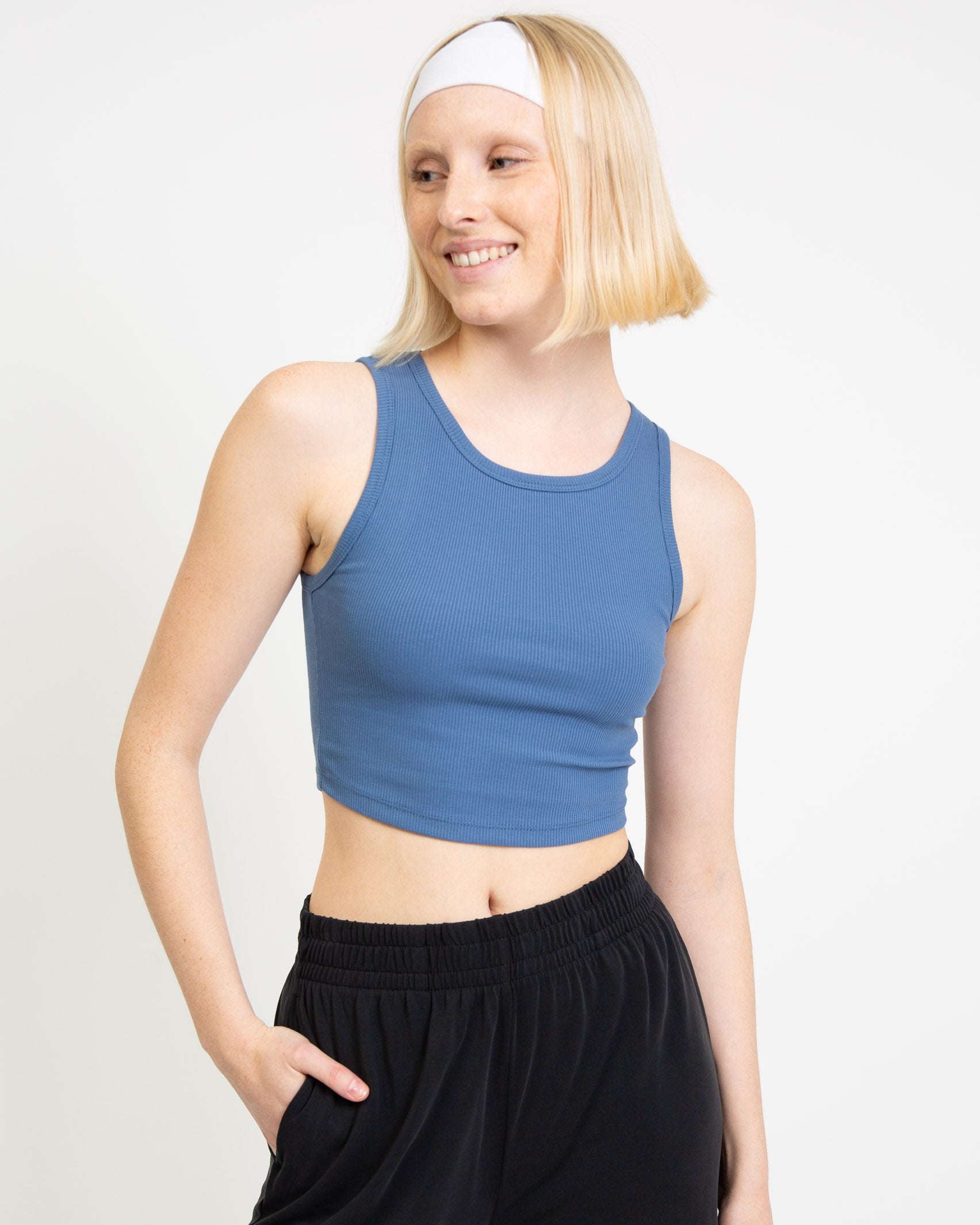Geripptes Basic Crop Top-Broke+Schön