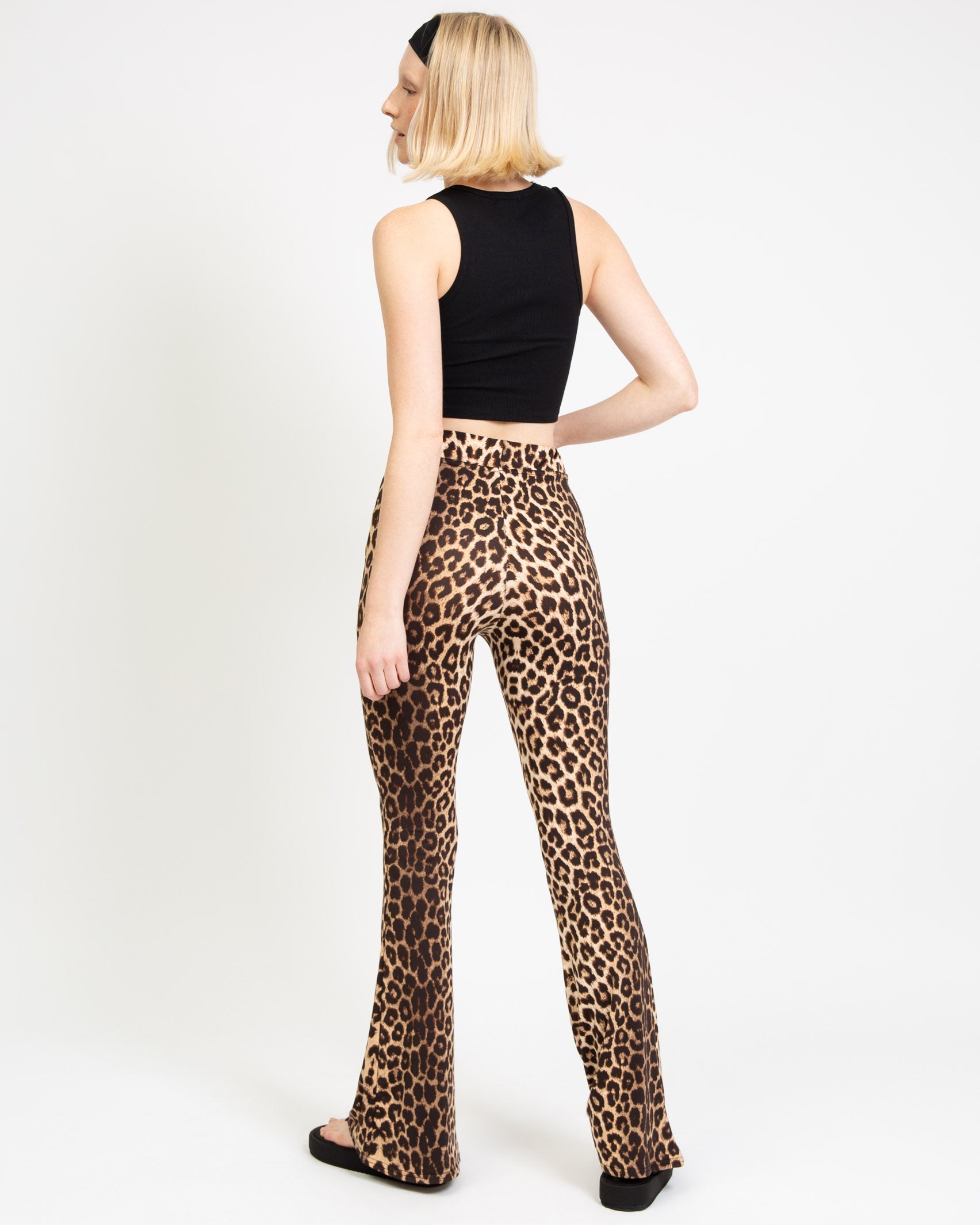 Geripptes Basic Crop Top-Broke+Schön