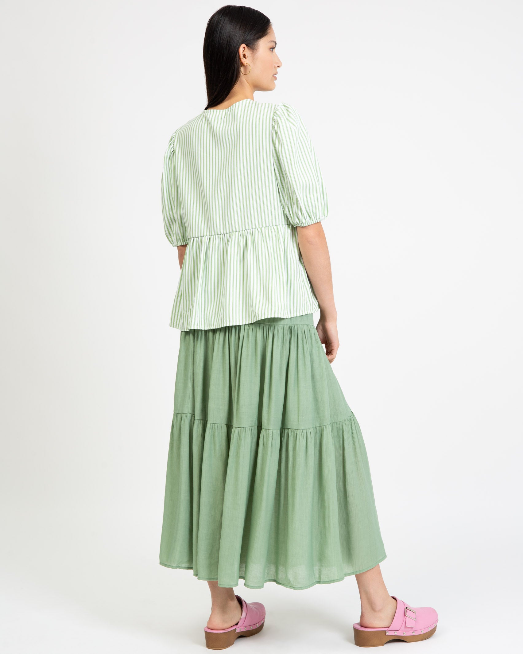 Gestreifte Kurzarmbluse zum Binden