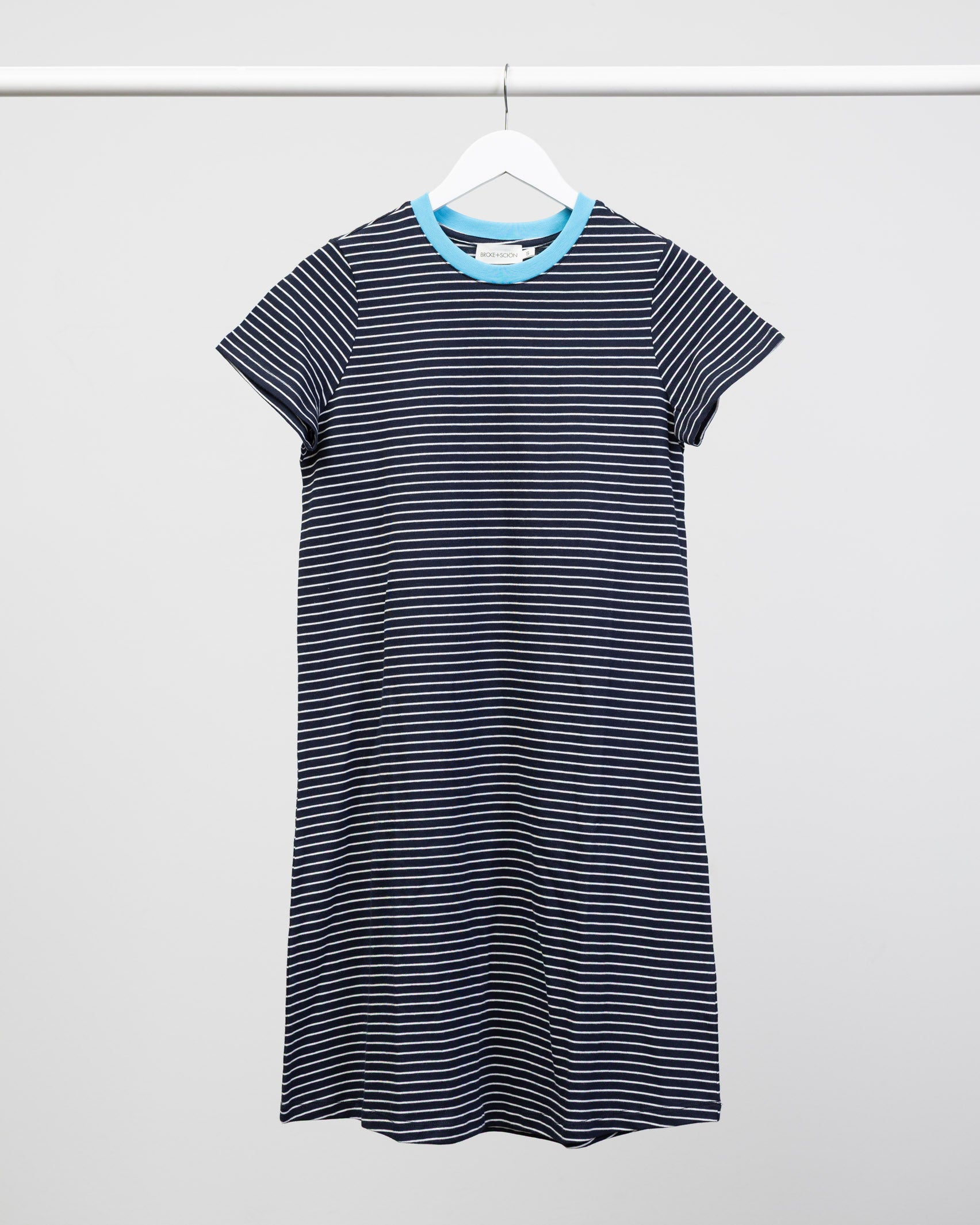 Gestreiftes Basic T-Shirt Kleid
