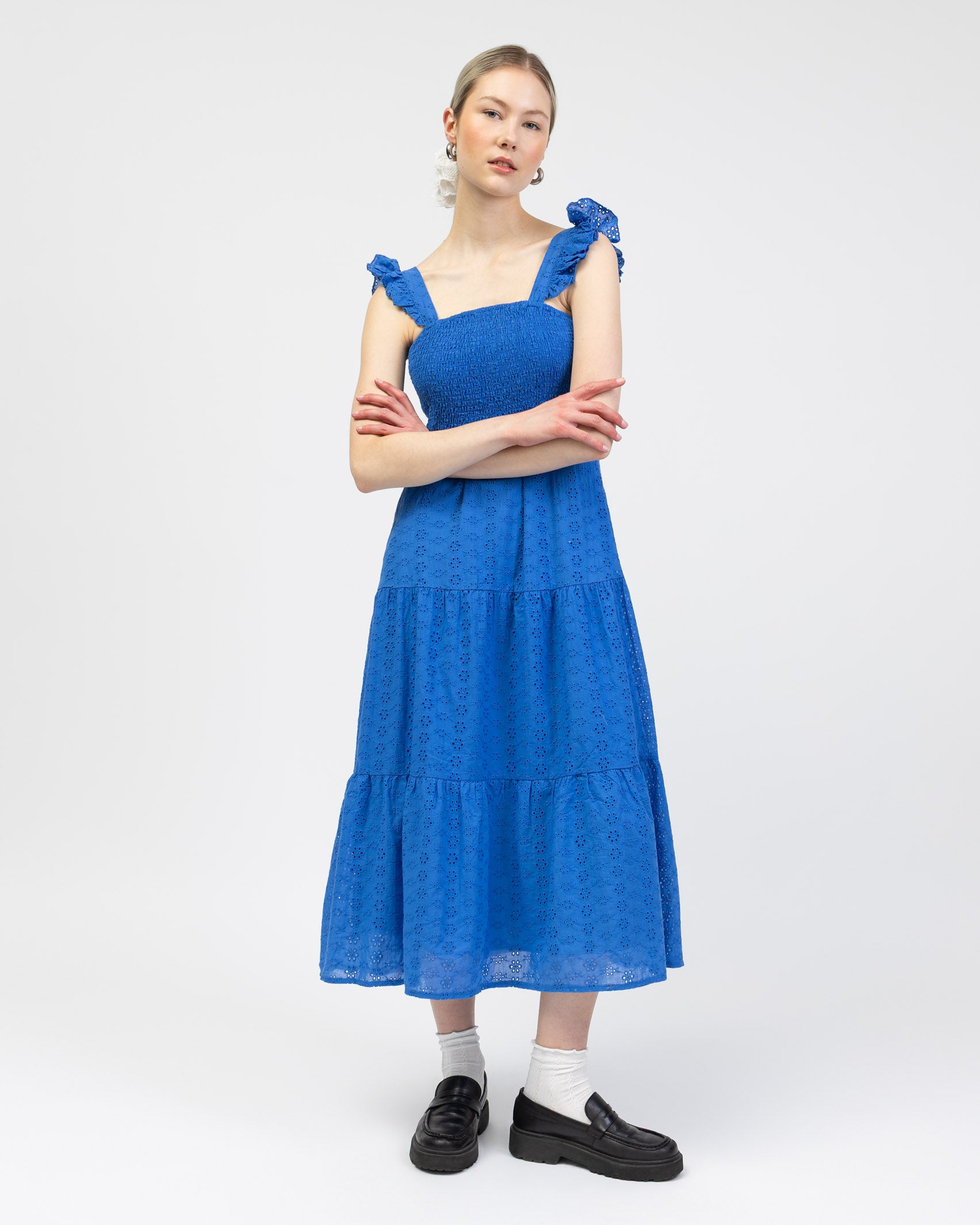 Maxikleid mit Lochstickerei