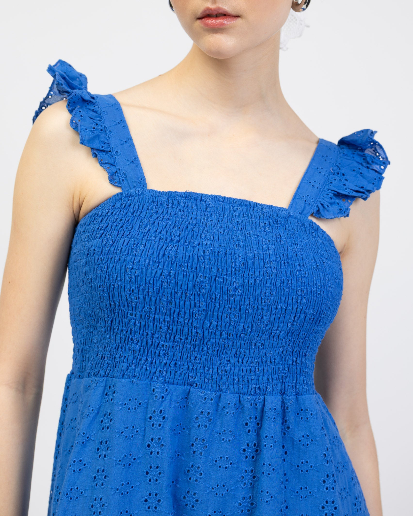 Maxikleid mit Lochstickerei