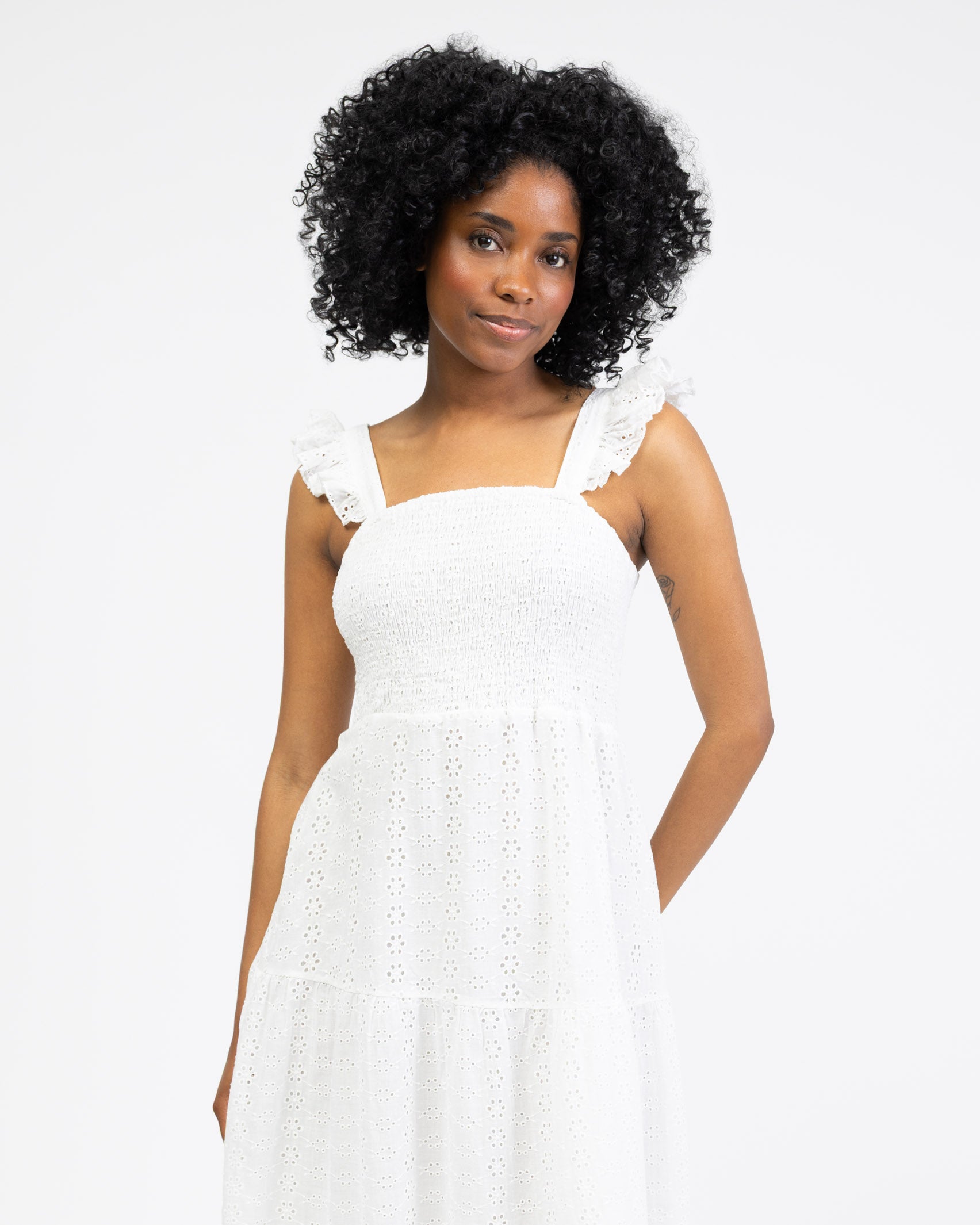 Maxikleid mit Lochstickerei