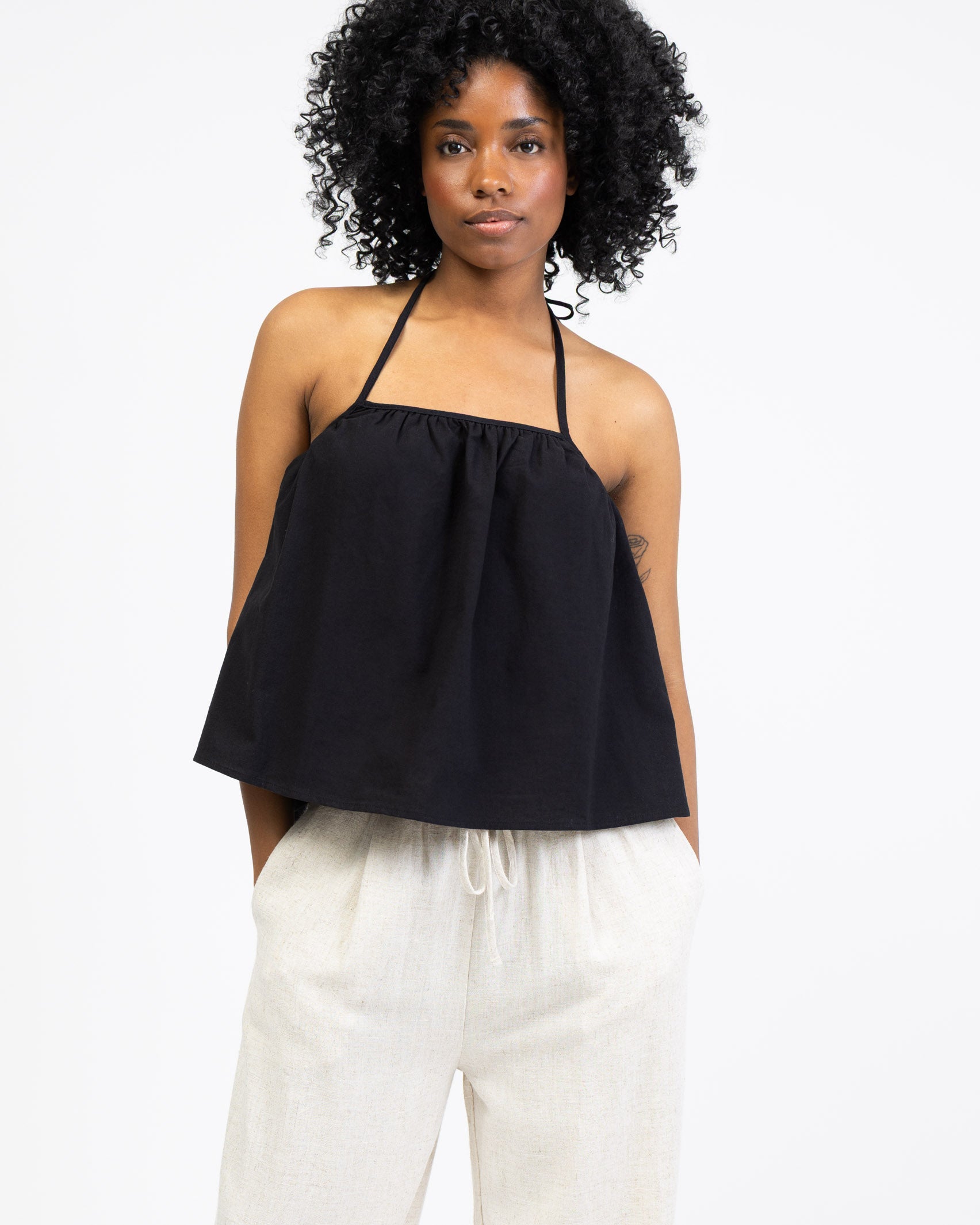 Luftiges Neckholder Top zum Binden