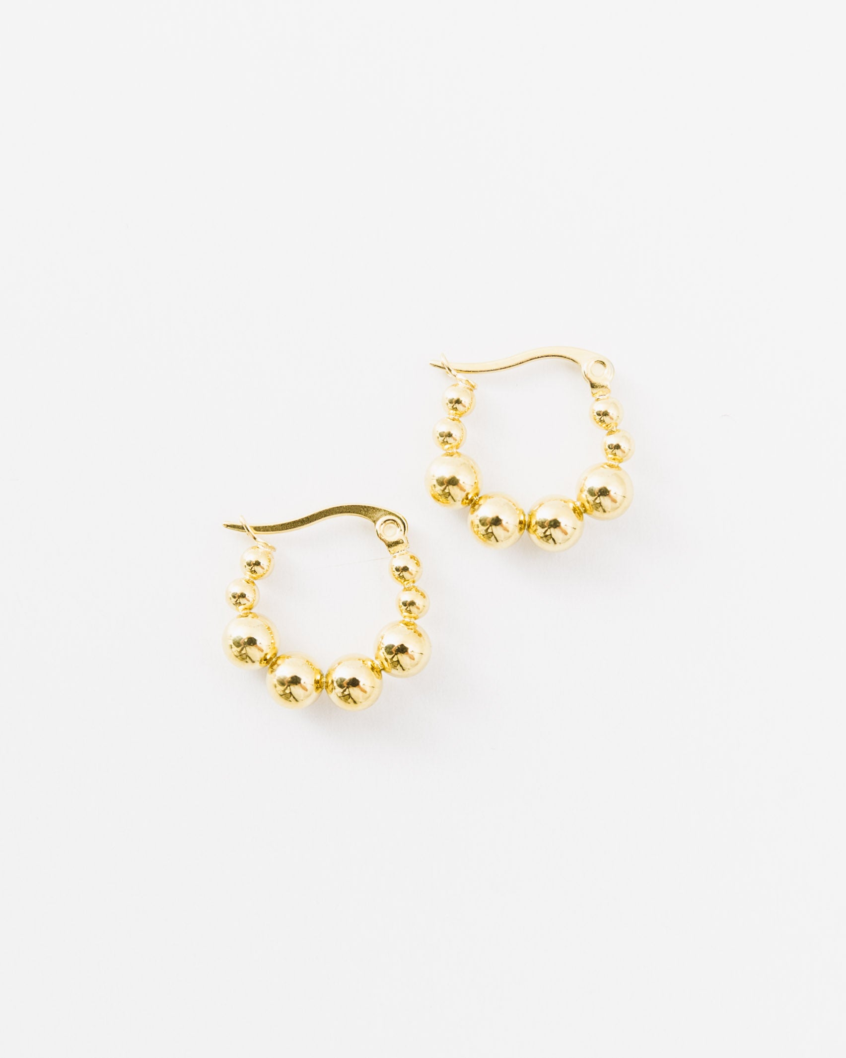 Creolen aus unterschiedlich großen Kugeln - Broke + Schön